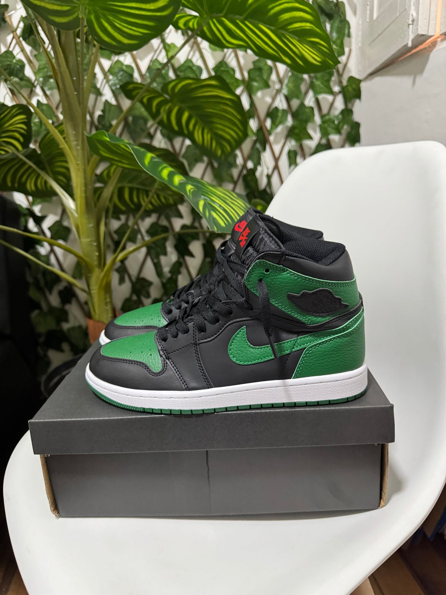Air Jordan 1 “Pine Green”