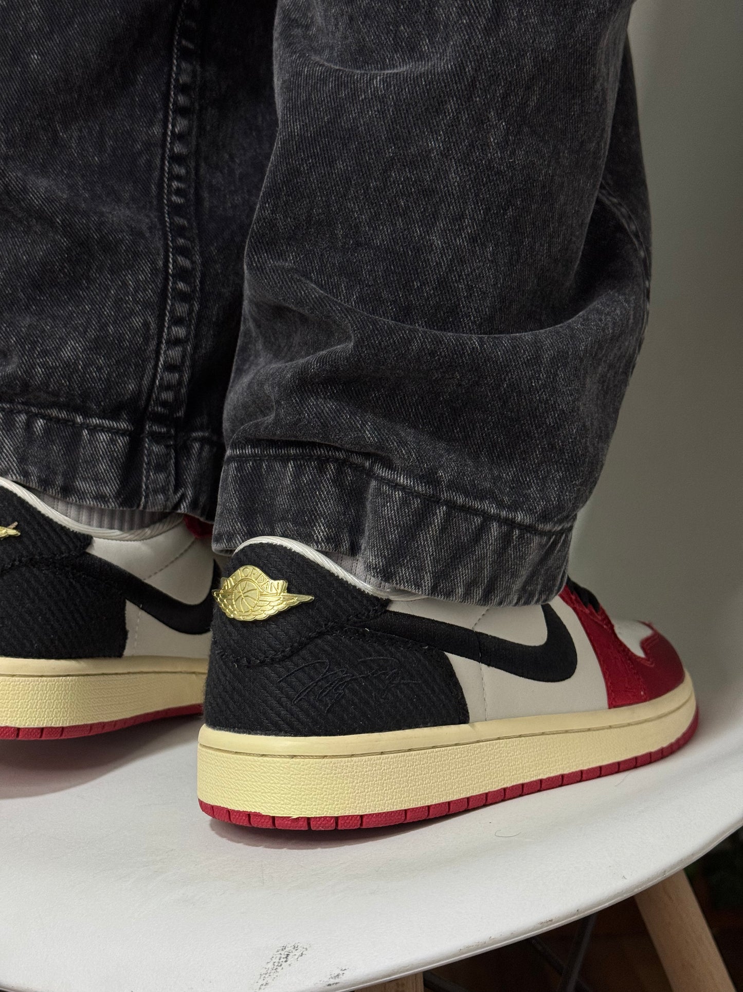 Air Jordan 1 Low “Trophy Room”