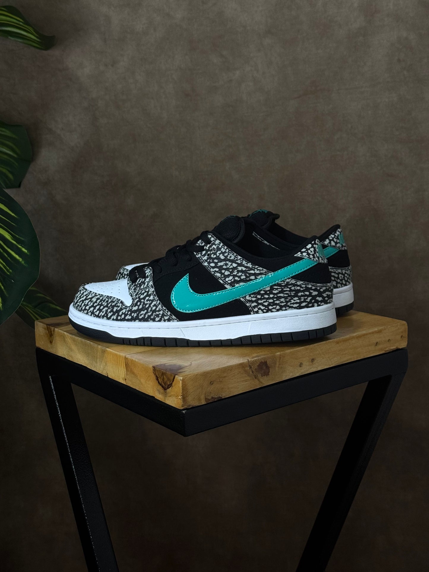 Nike SB Dunk Low “Atmos Elephant”