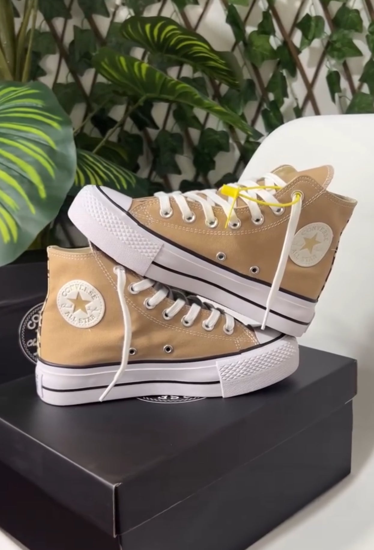 Converse Chuck Taylor Plataforma “Beige”