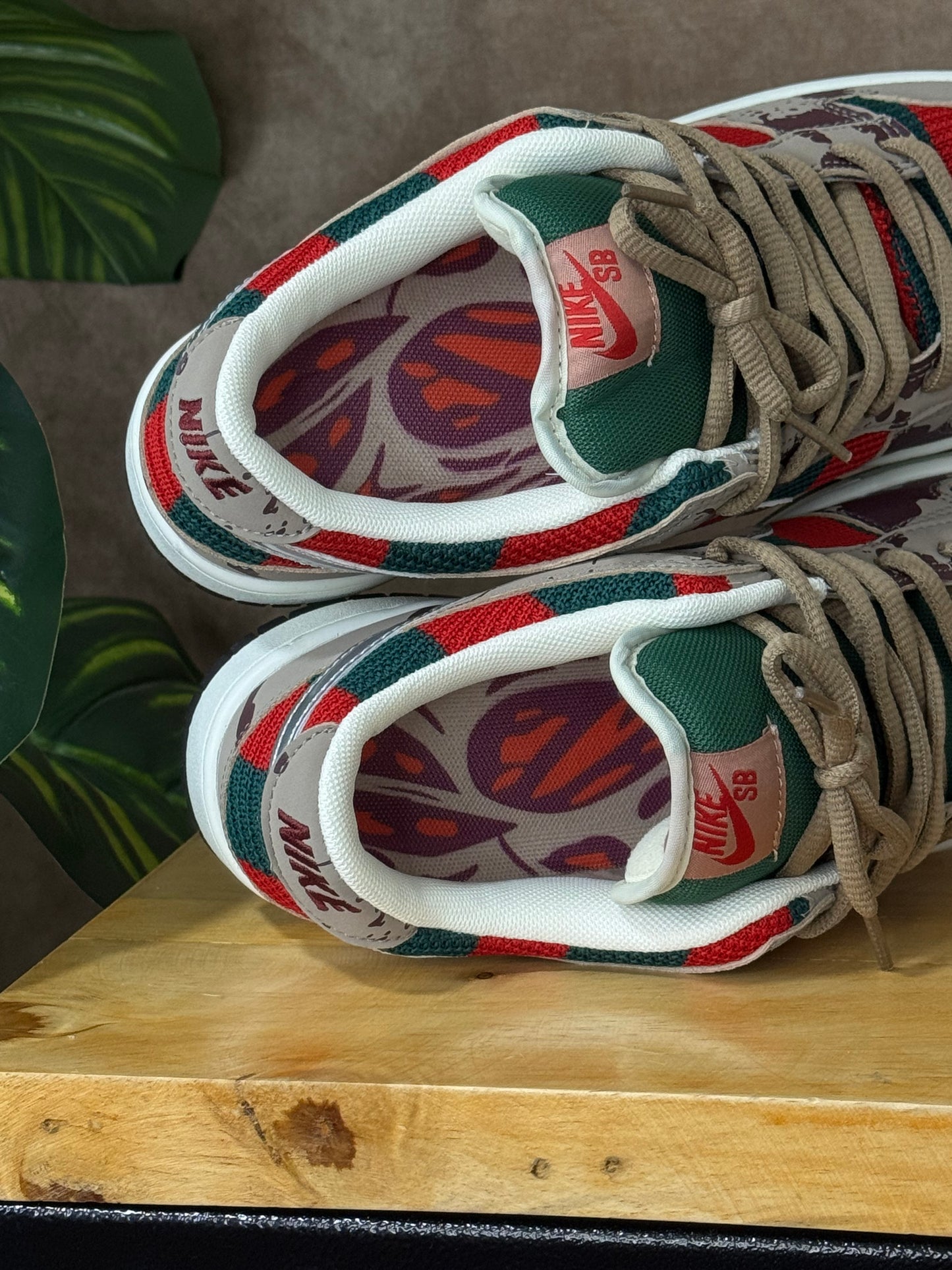 Nike SB Dunk Low “Freddy Krueger”