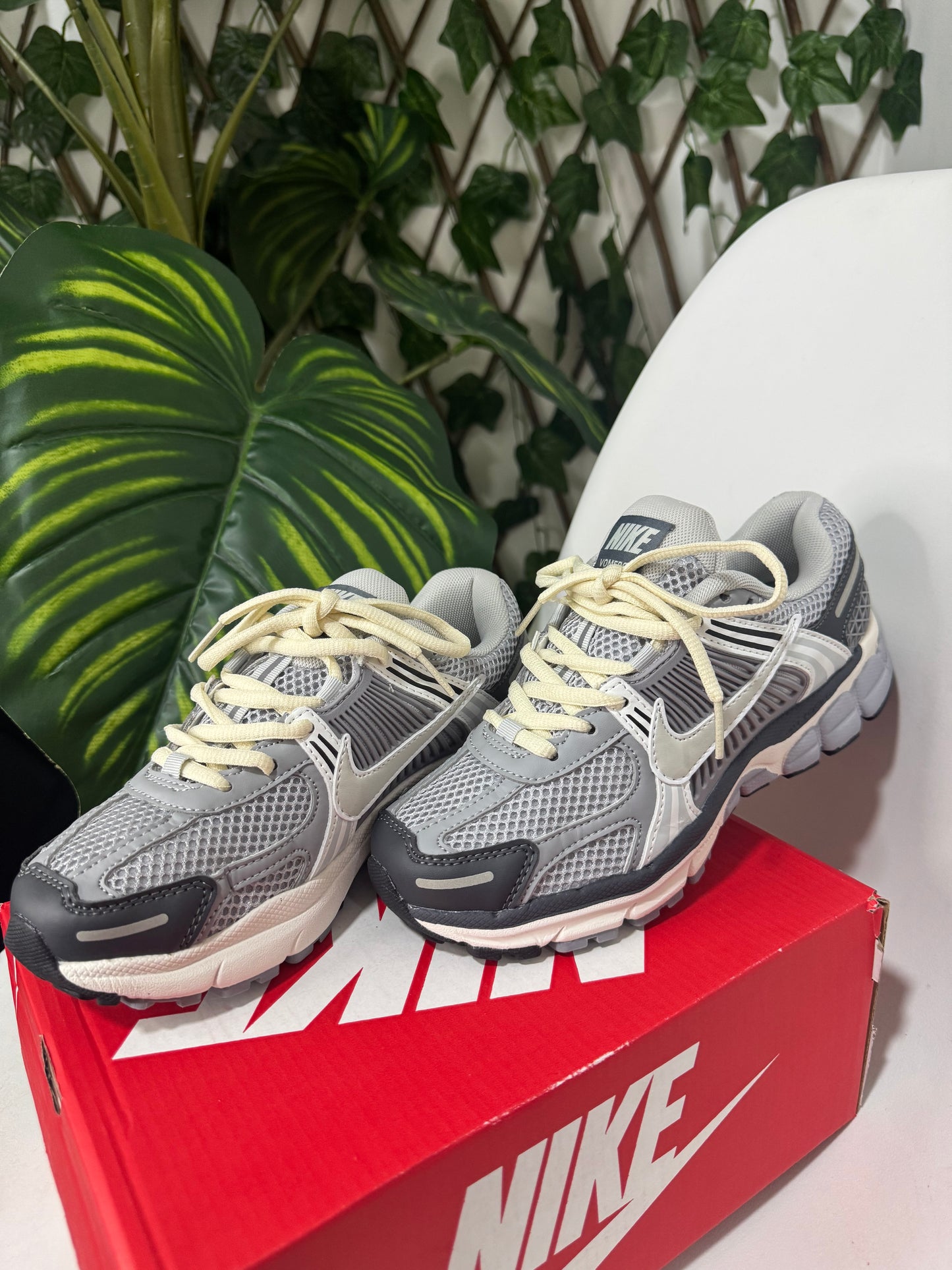 Nike Vomero 5 Gris