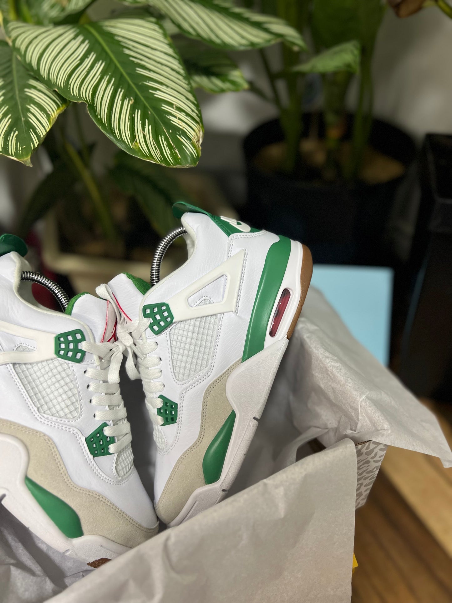 Air Jordan 4 x SB “Pine Green”