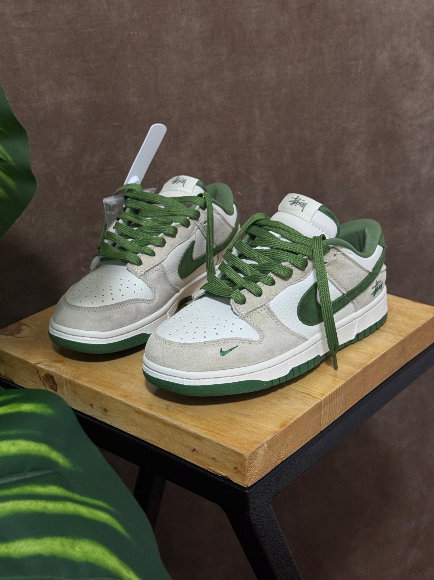 Nike SB Dunk Low x Stussy