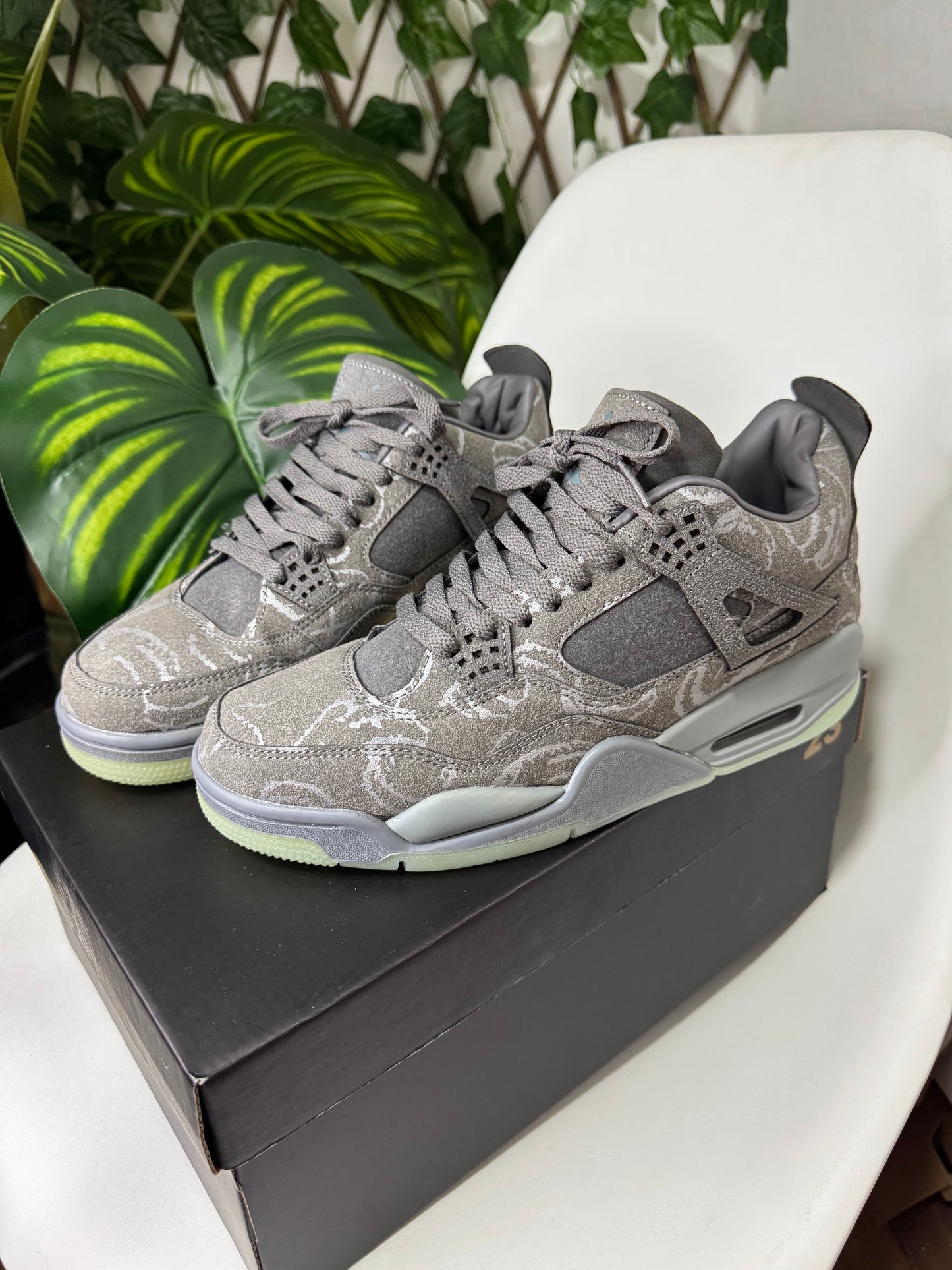Air Jordan 4 Kaws