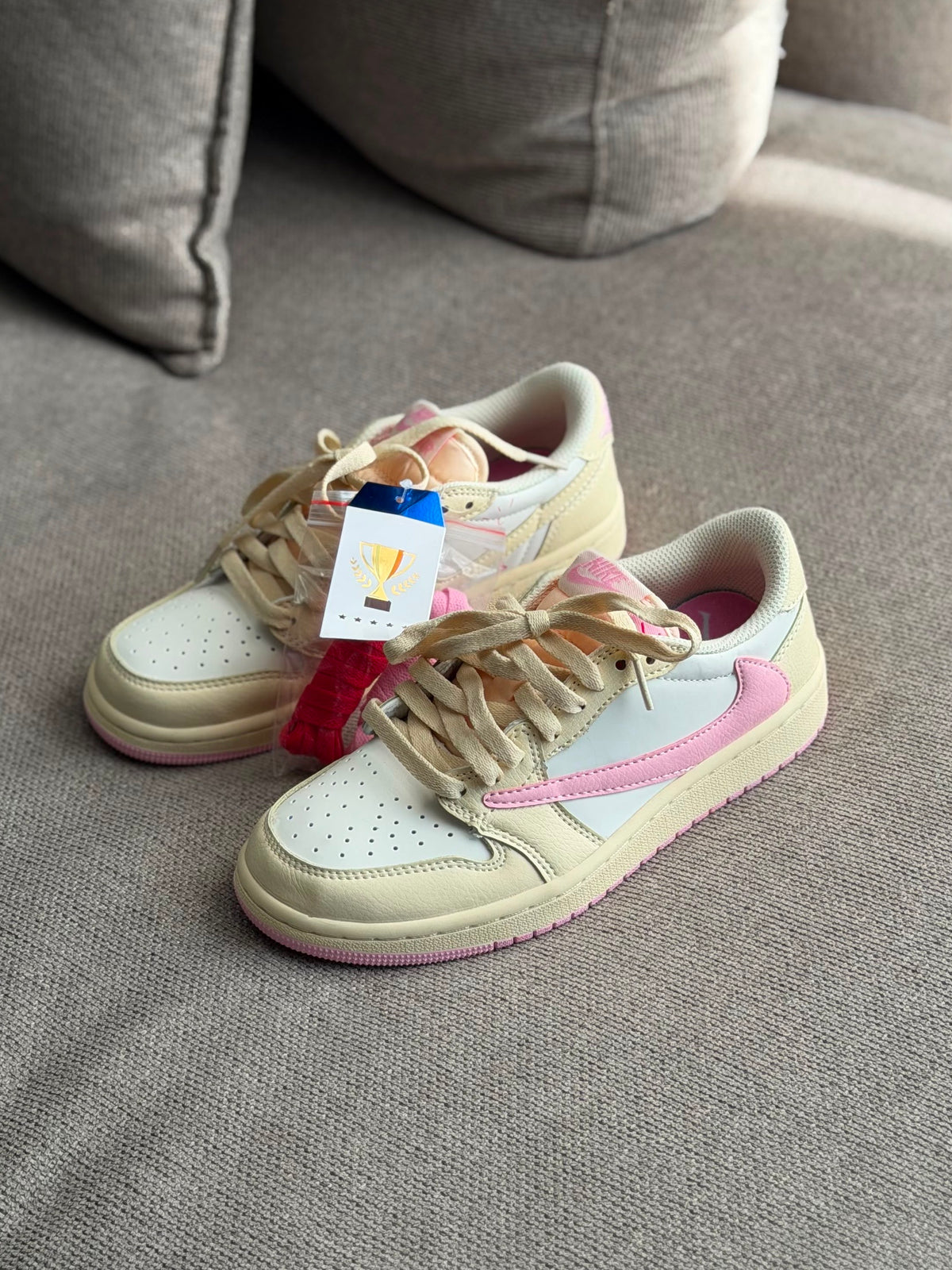 Air Jordan 1 Low x Travis Scott “Muslin and Shy Pink”