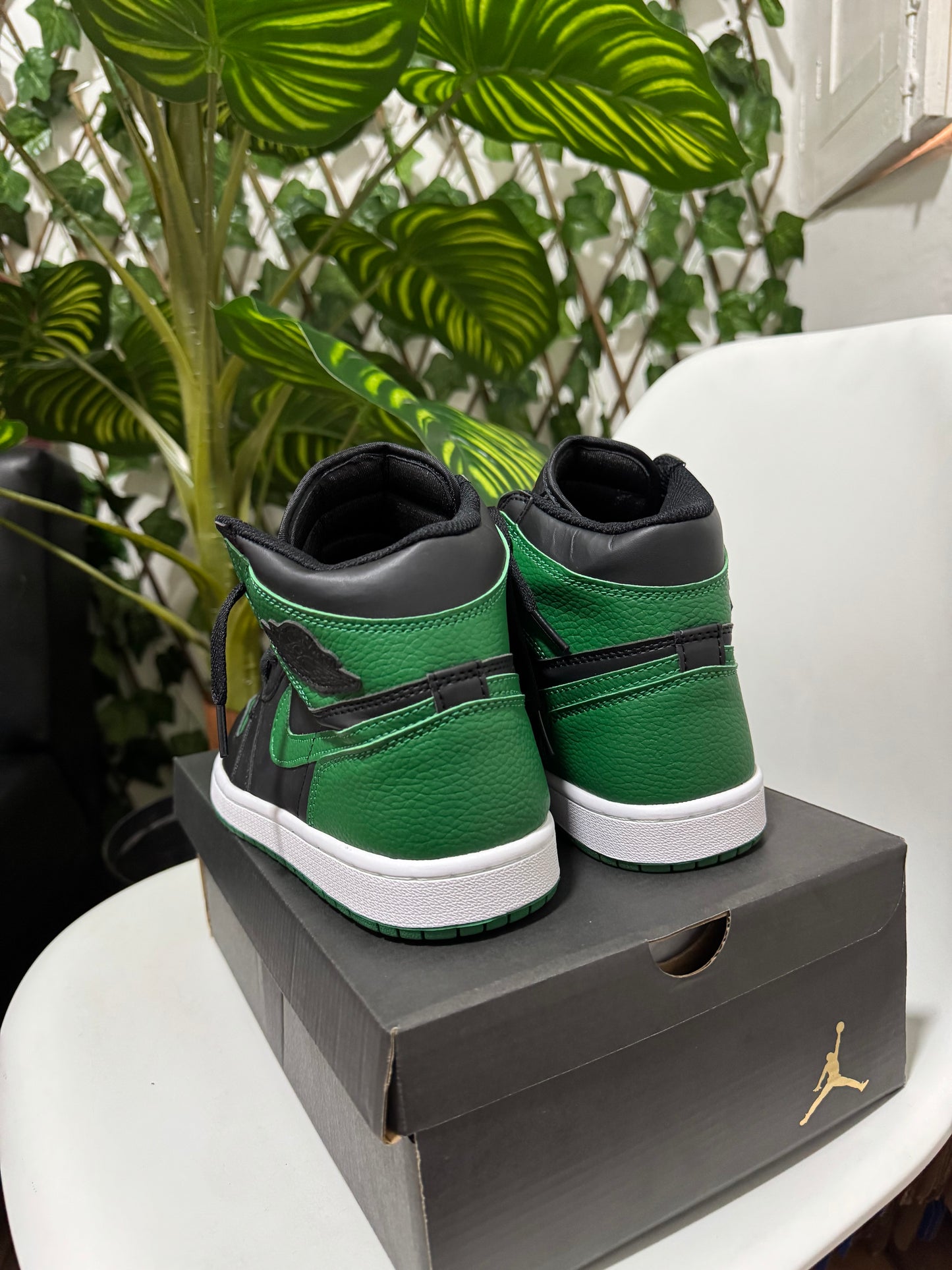 Air Jordan 1 “Pine Green”