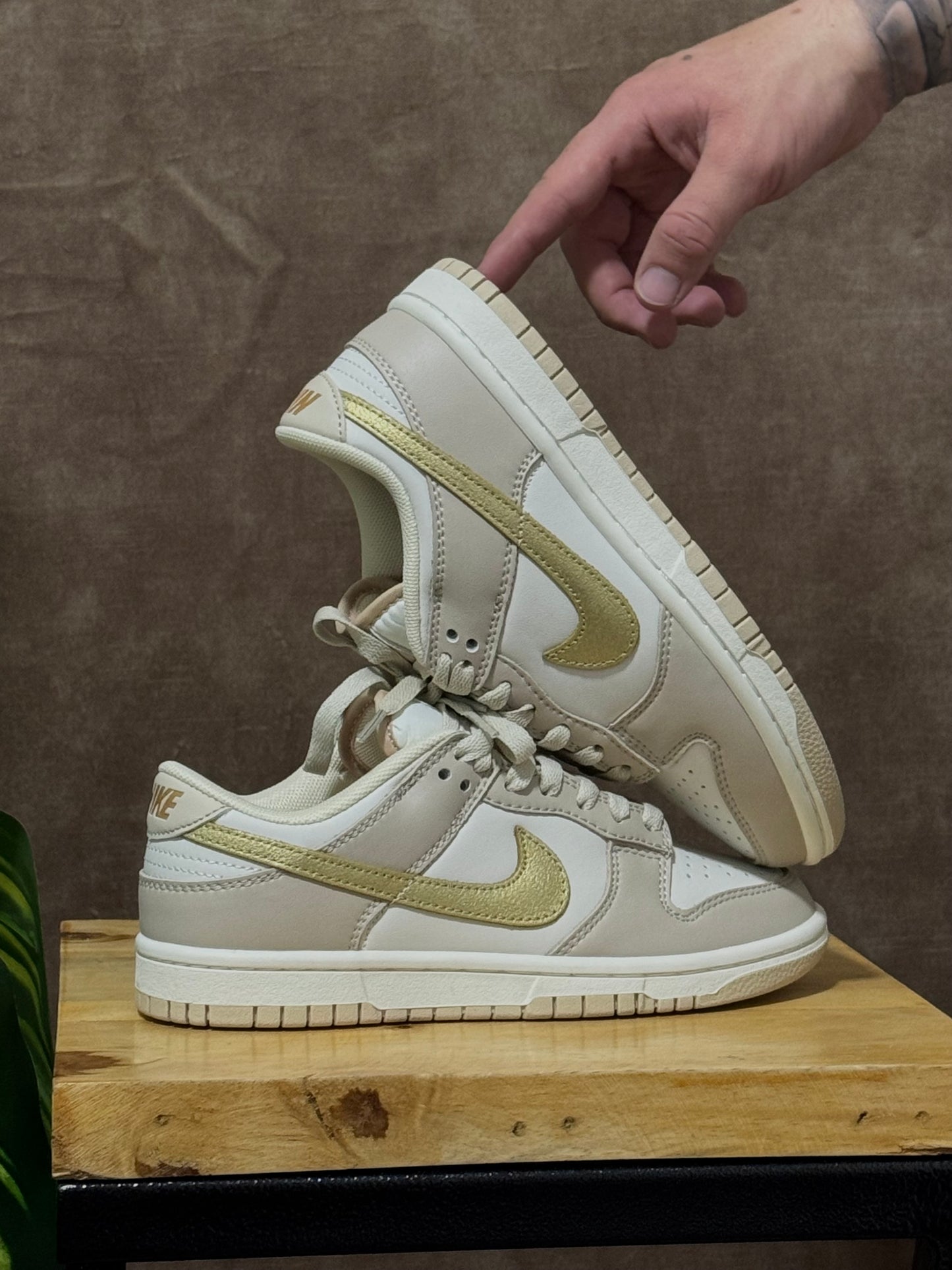 Nike SB Dunk Low “Phantom Metalic Gold”