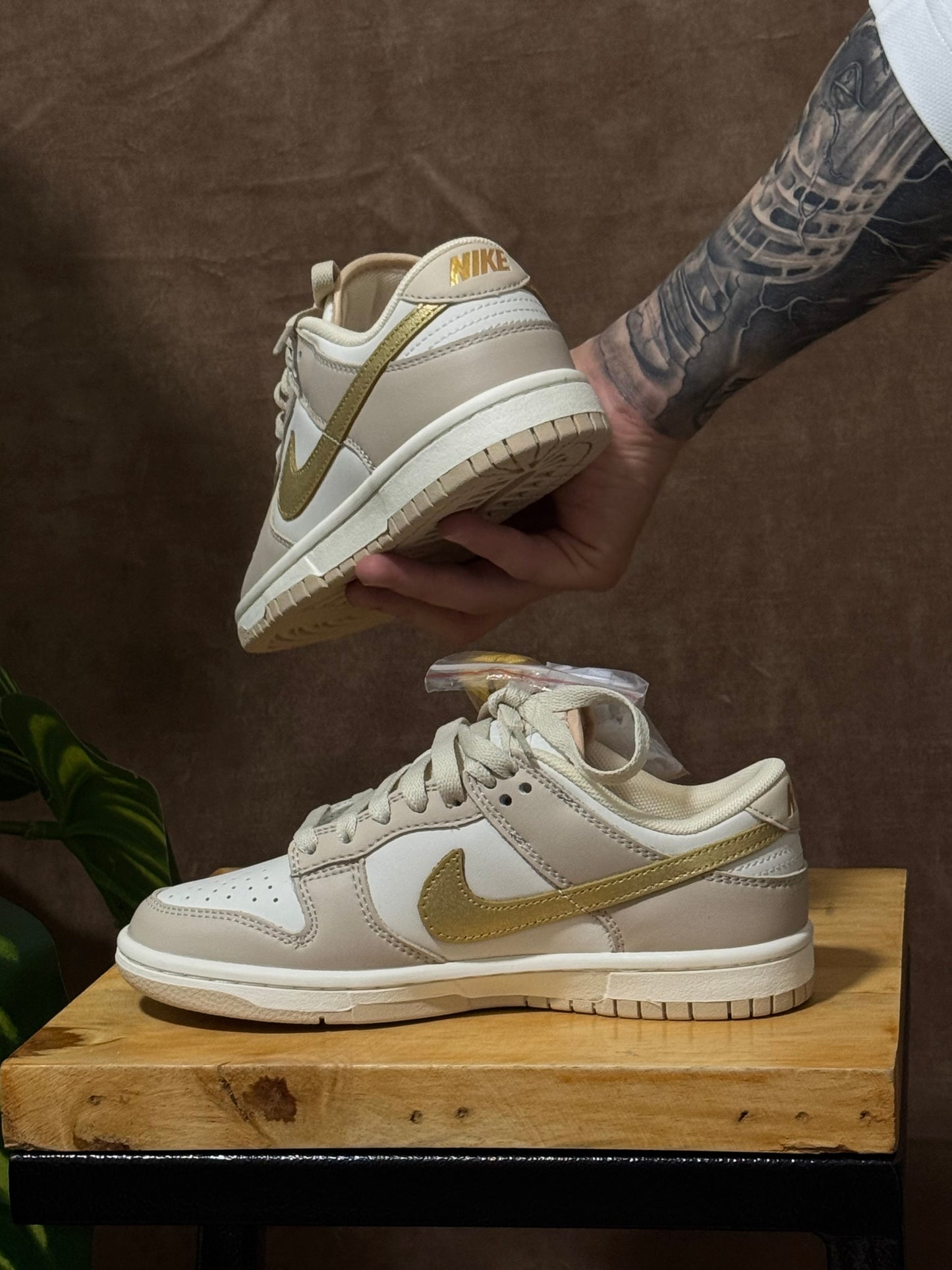 Nike SB Dunk Low “Phantom Metalic Gold”