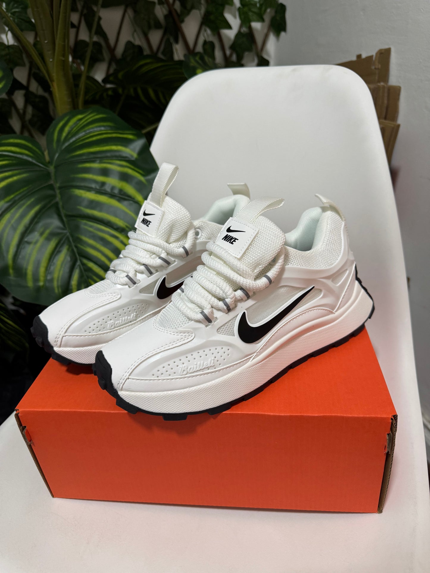 Nike Bailleli Blanca
