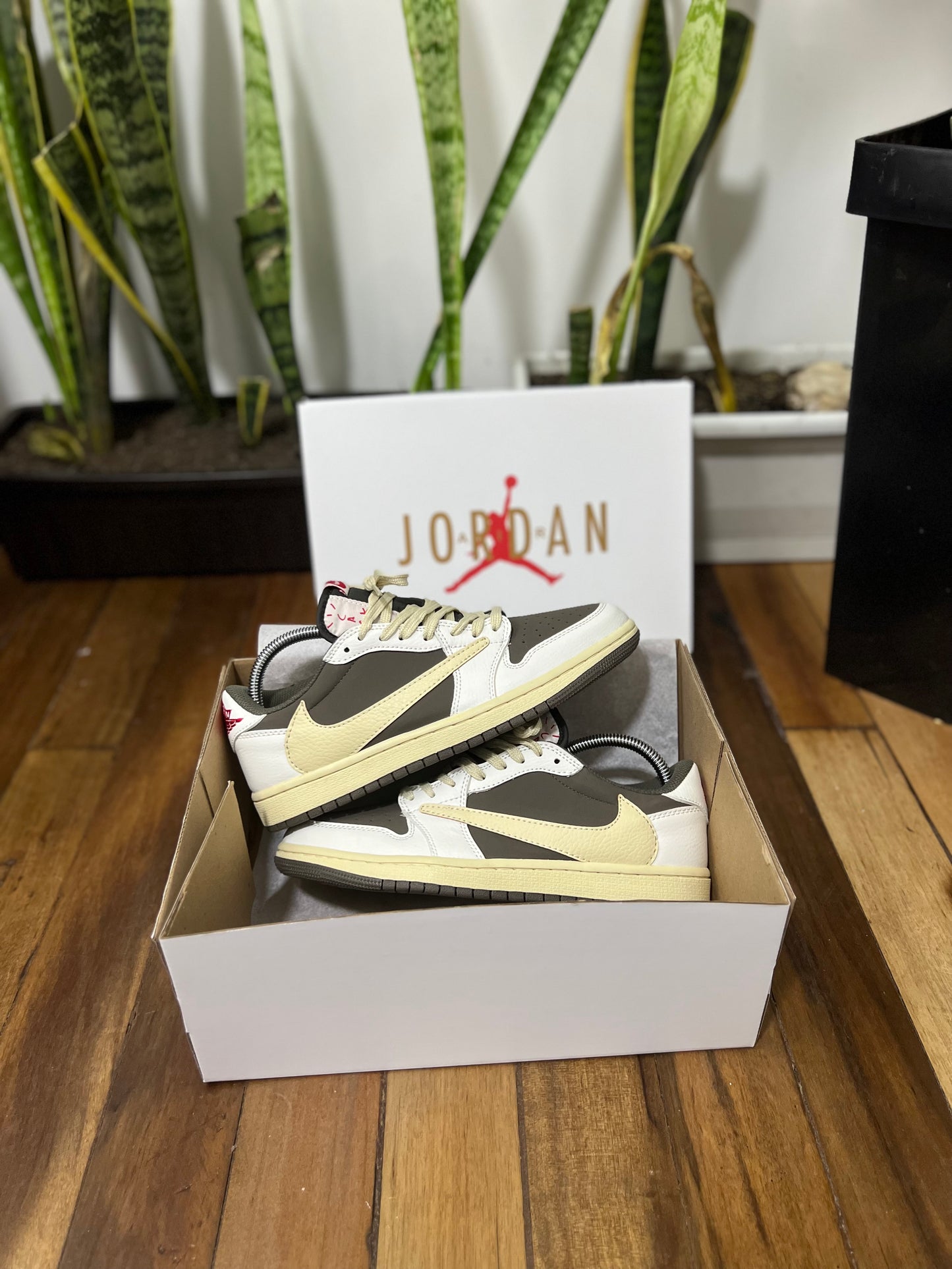 Air Jordan 1 Low x Travis Scott “Reverse Mocha”