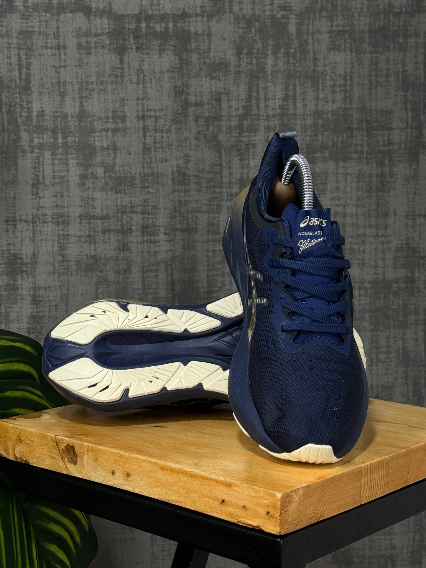 Asics Novablast 4 “Platinum”