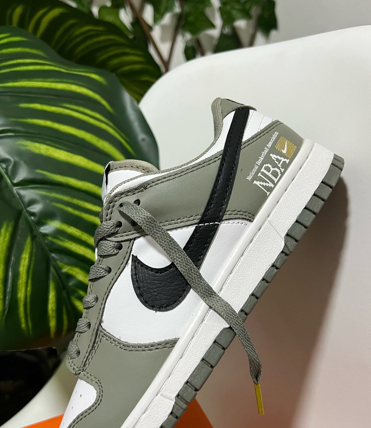 Nike SB Dunk Low “NBA Paris”