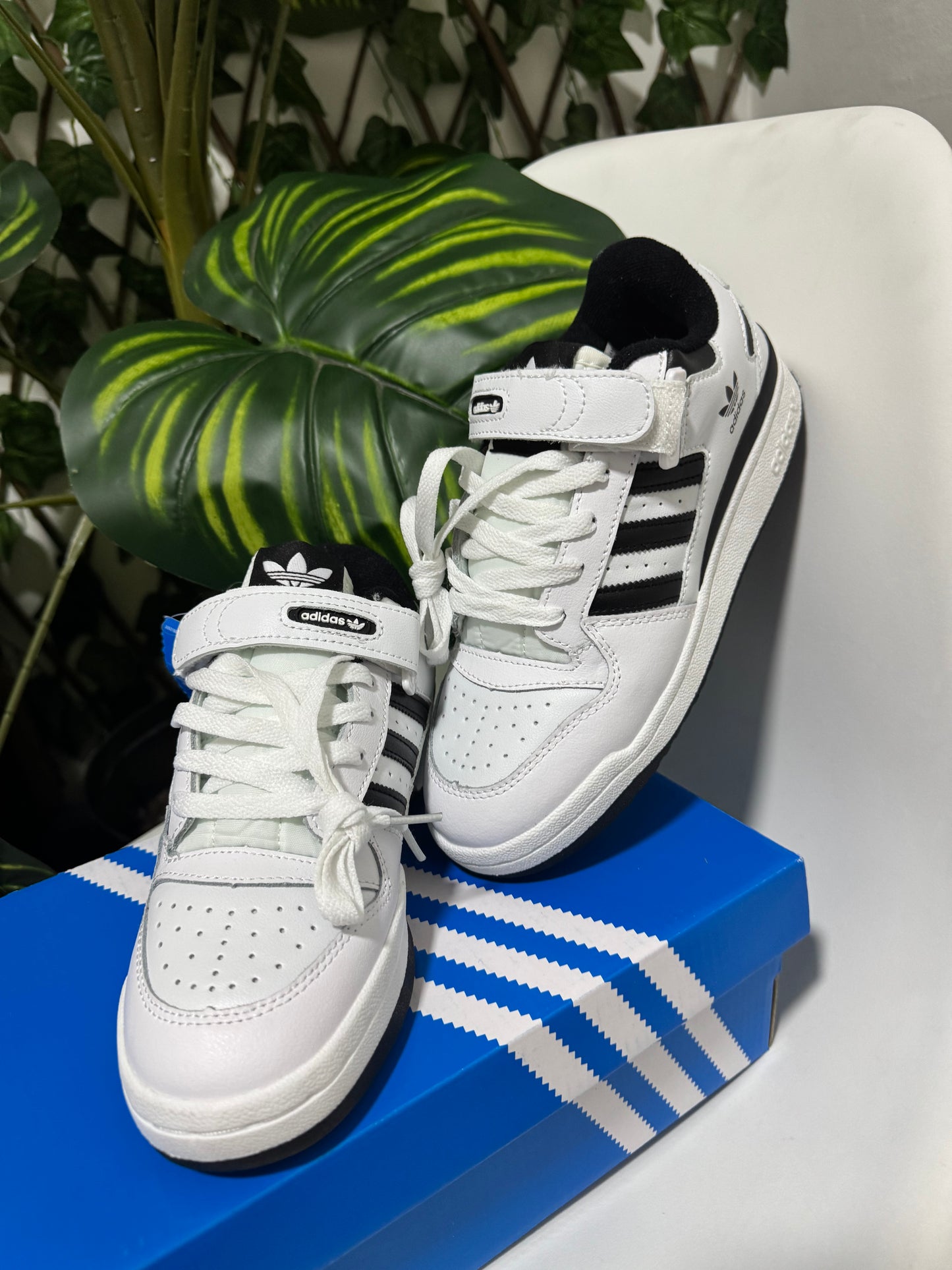 Adidas Forum Low Blanca/Negra