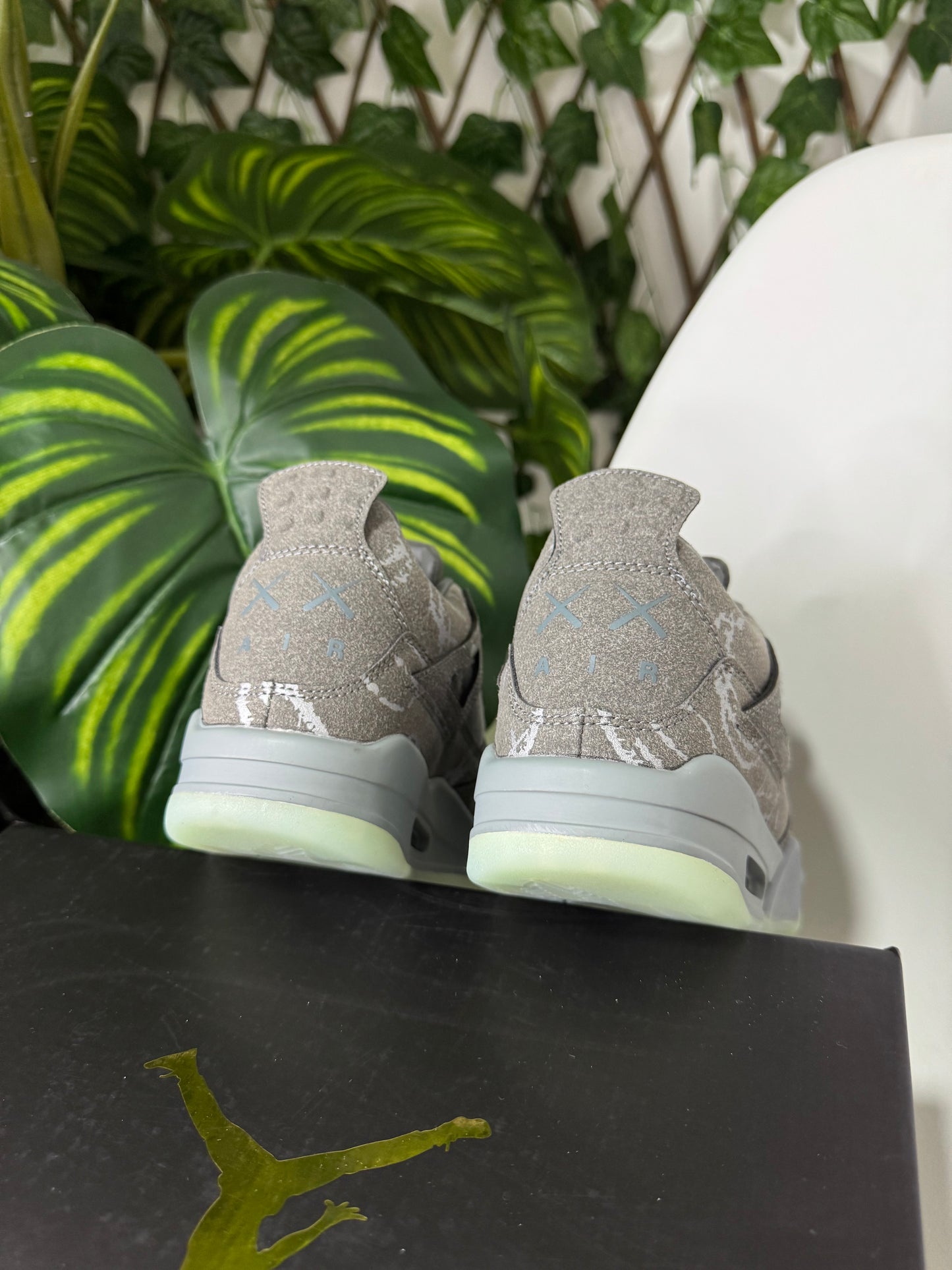 Air Jordan 4 Kaws