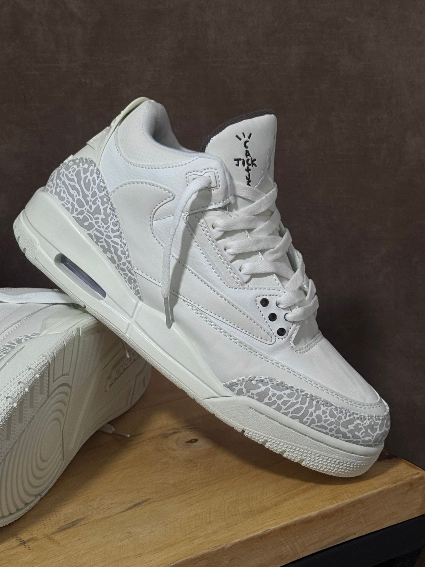 Air Jordan 3 x “Travis Scott”