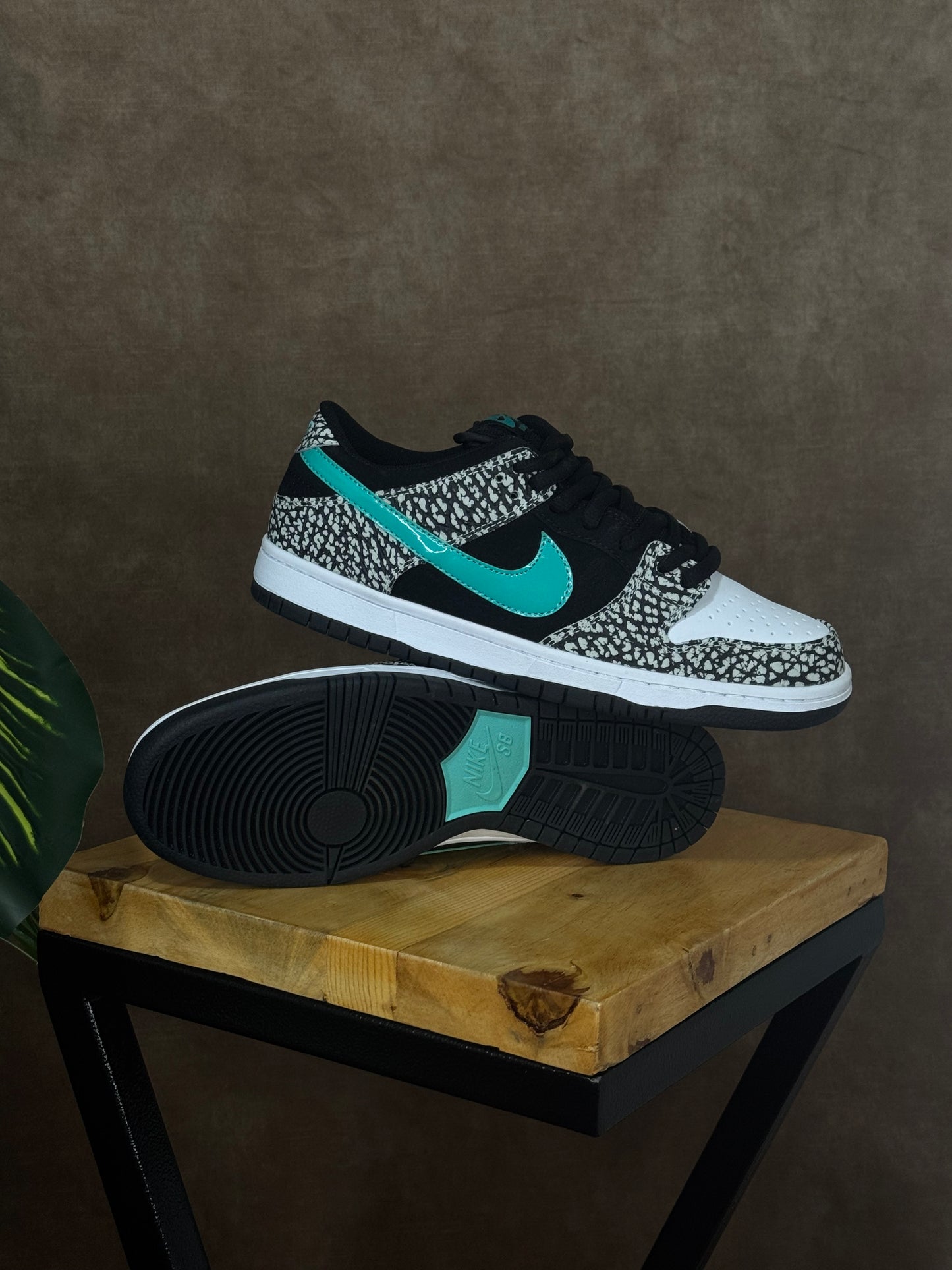 Nike SB Dunk Low “Atmos Elephant”