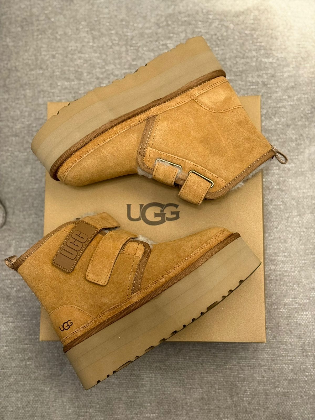 UGG