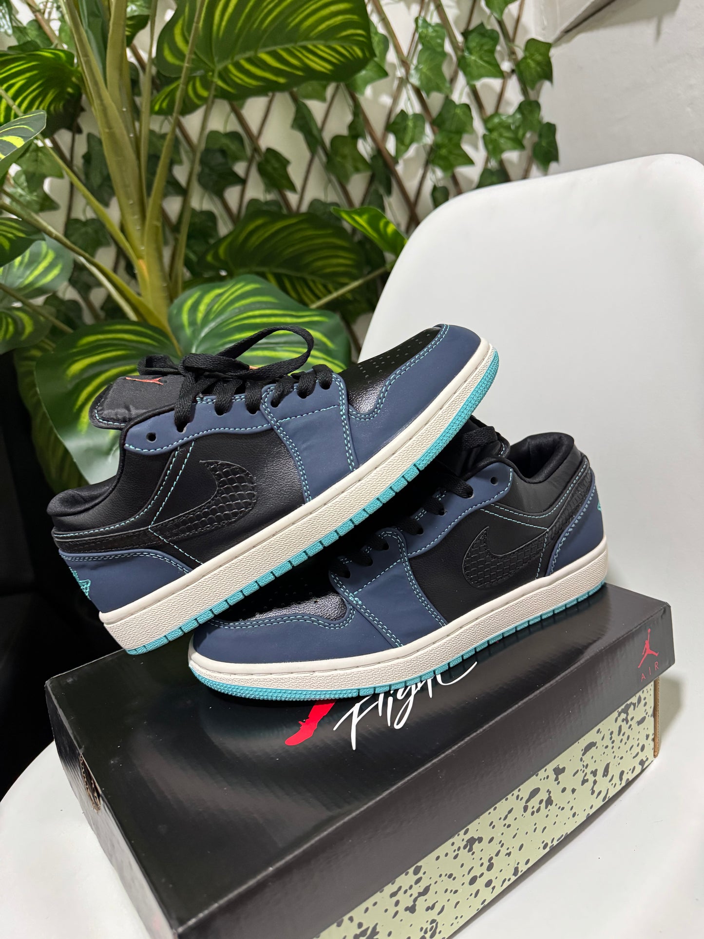 Air Jordan 1 Low Navy Black