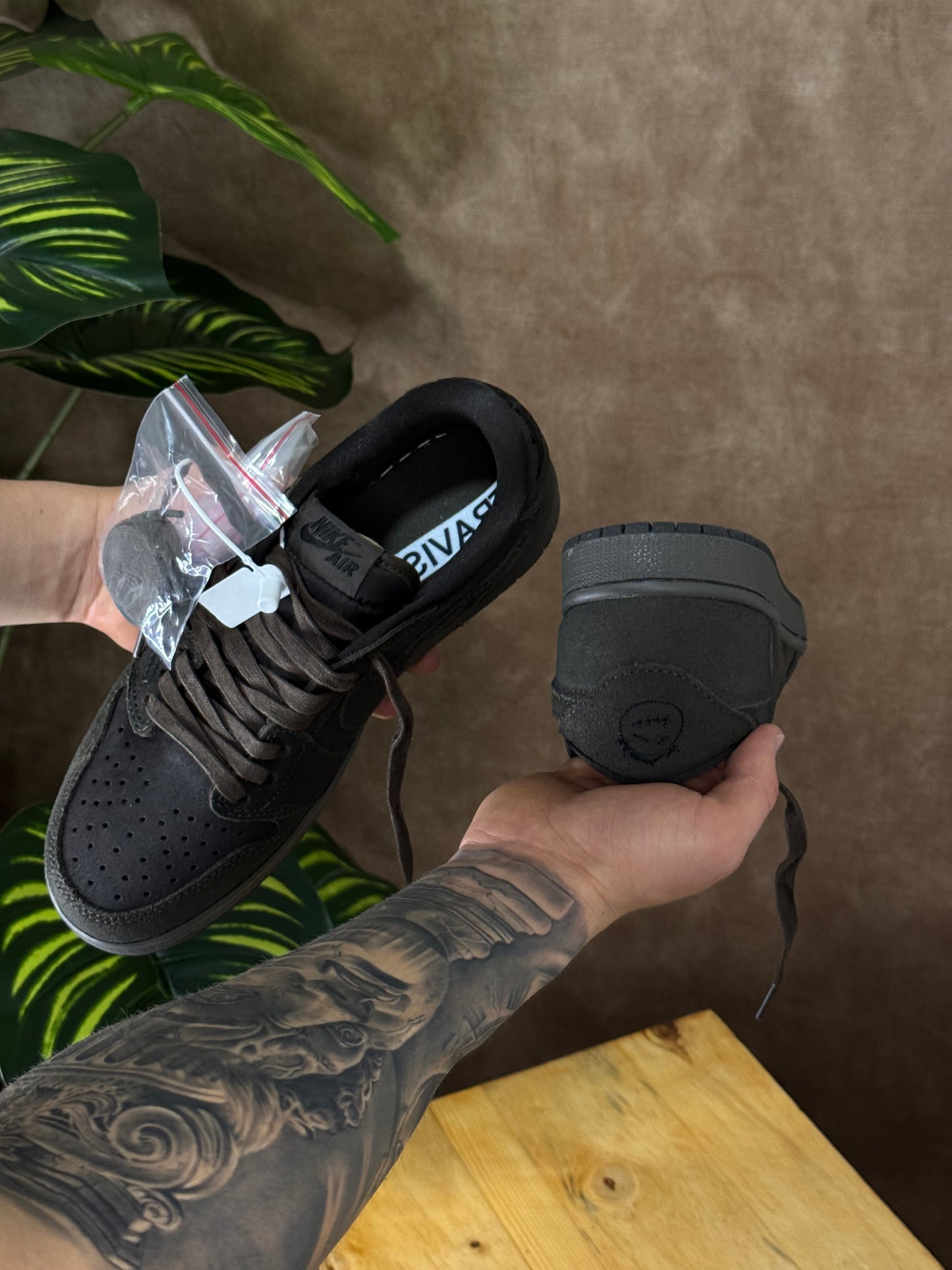 Air Jordan 1 Low X Travis Scott “Velvet Brown”