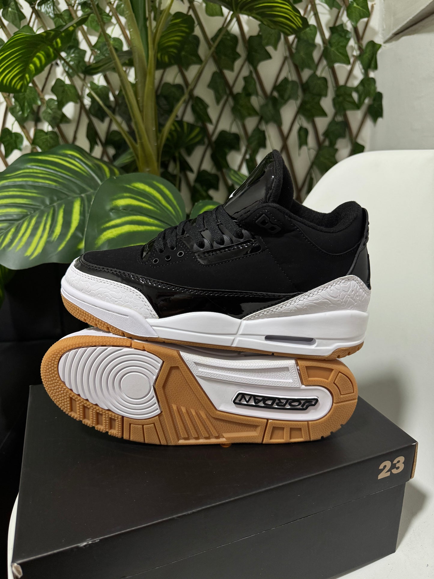 Air Jordan Retro 3 Black White Gum