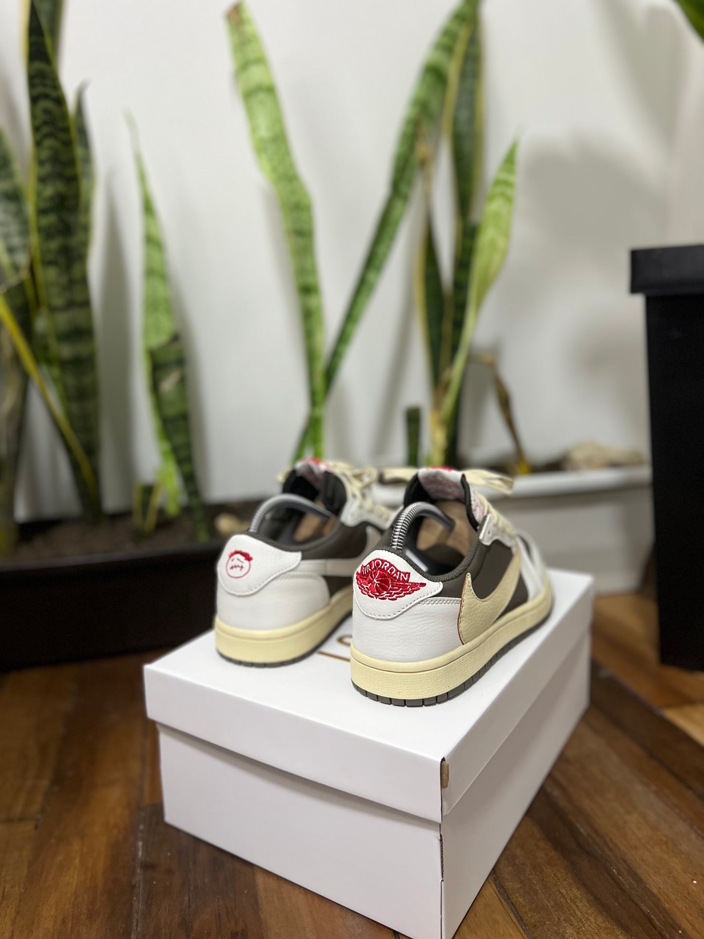 Air Jordan 1 Low x Travis Scott “Reverse Mocha”