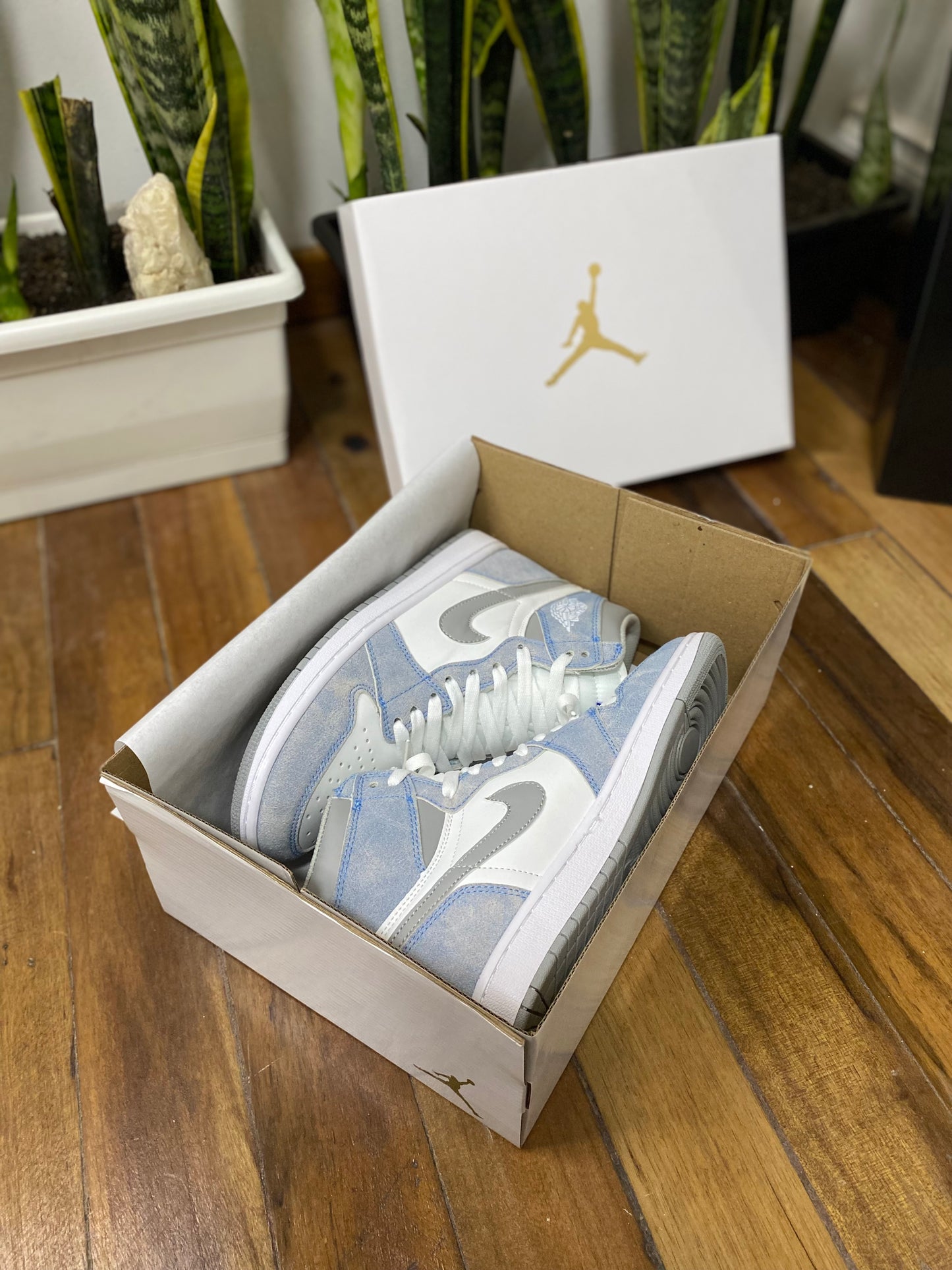 Air Jordan 1 High OG Hyper Royal