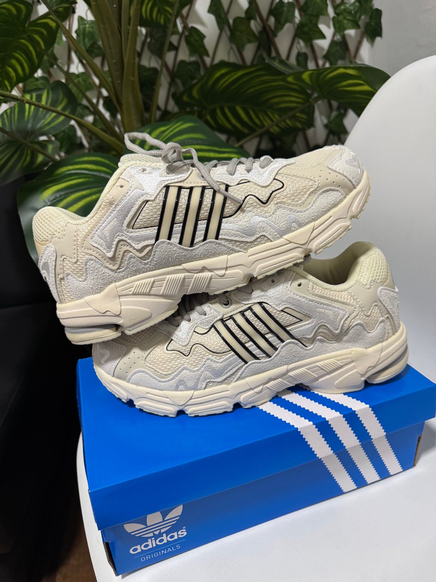 Adidas Response CL X Bad Bunny Wonder White