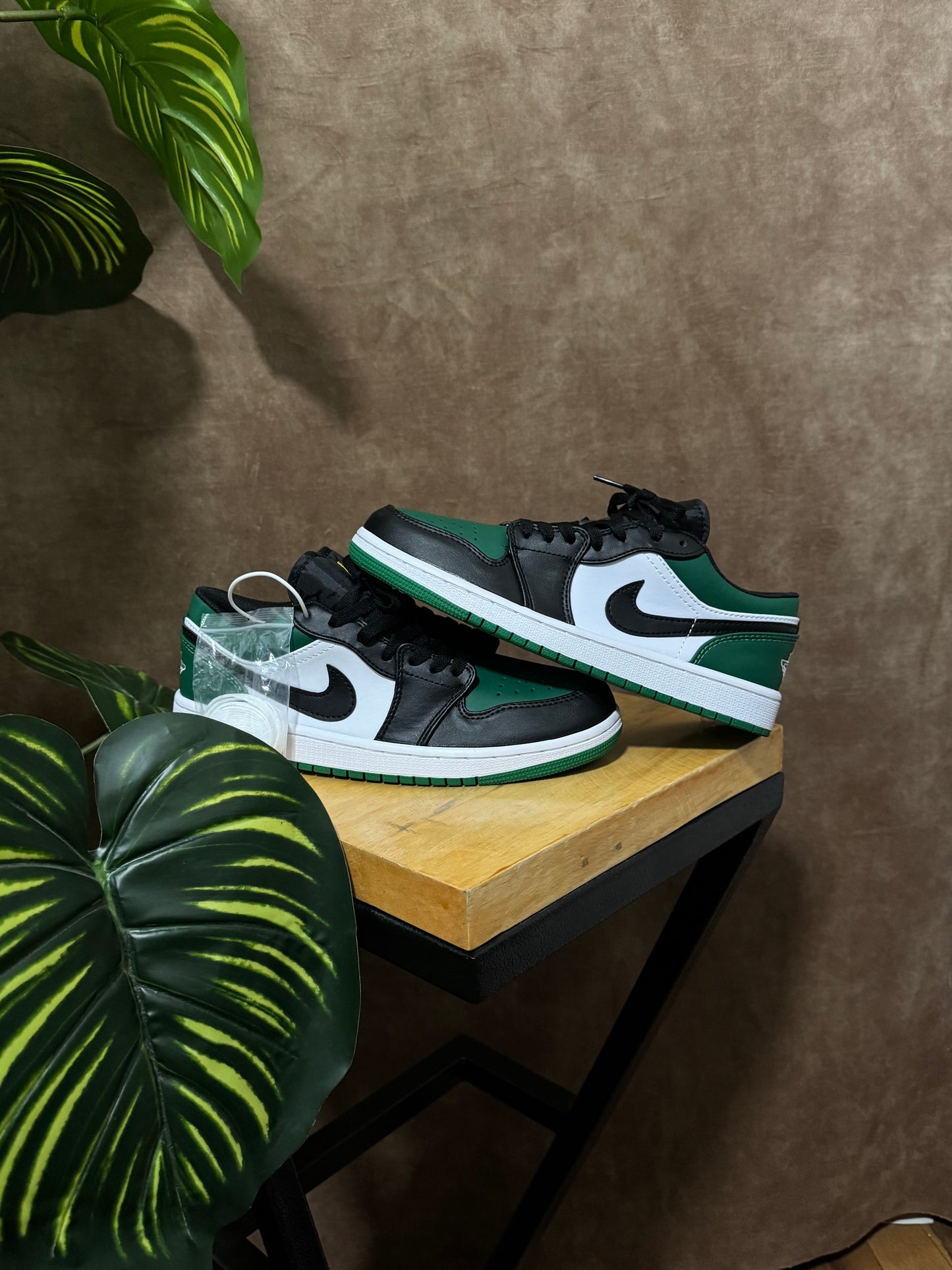 Air Jordan 1 Low “Green Toe”