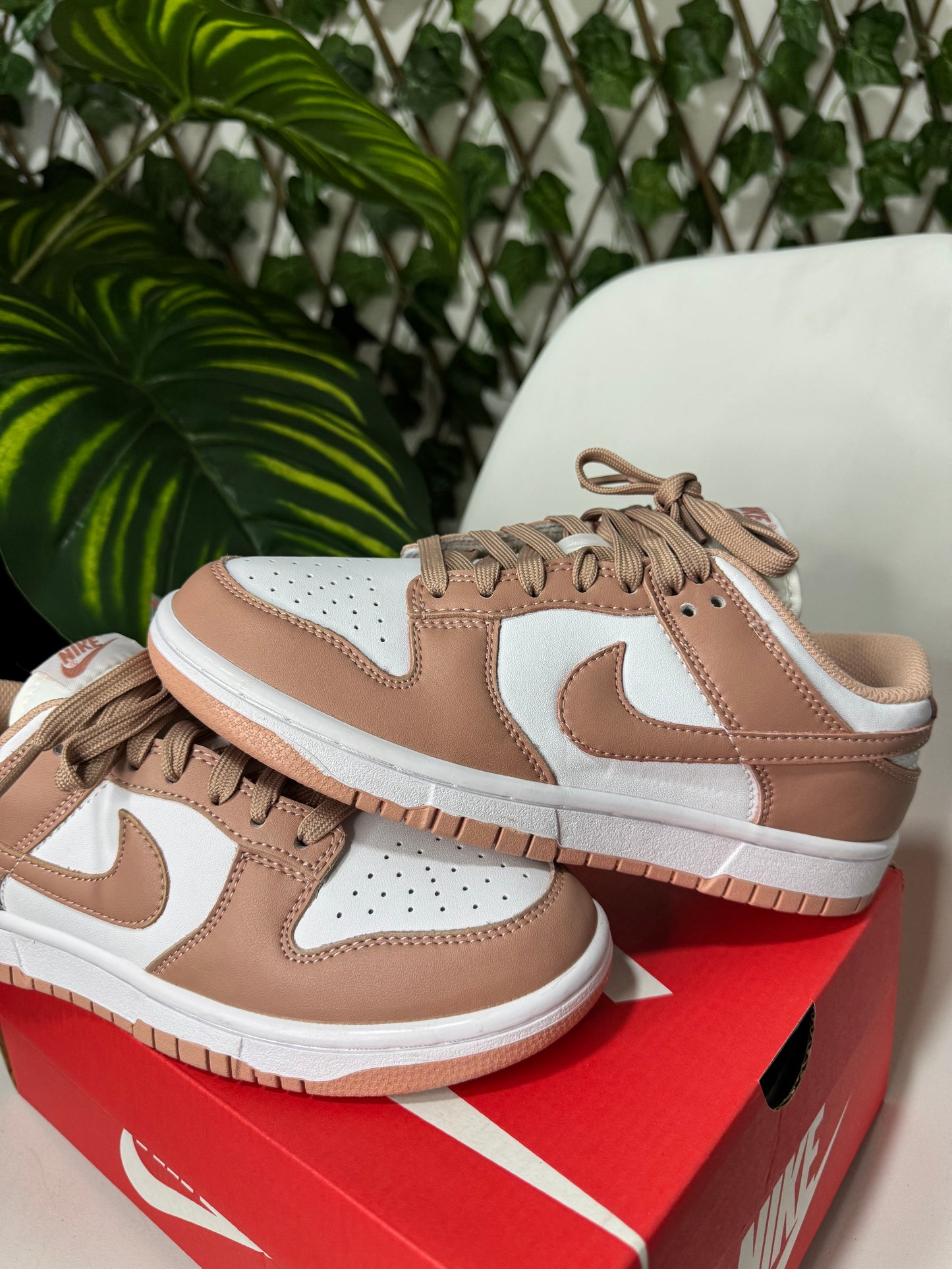 Nike SB Dunk Low “Rose Whisper”