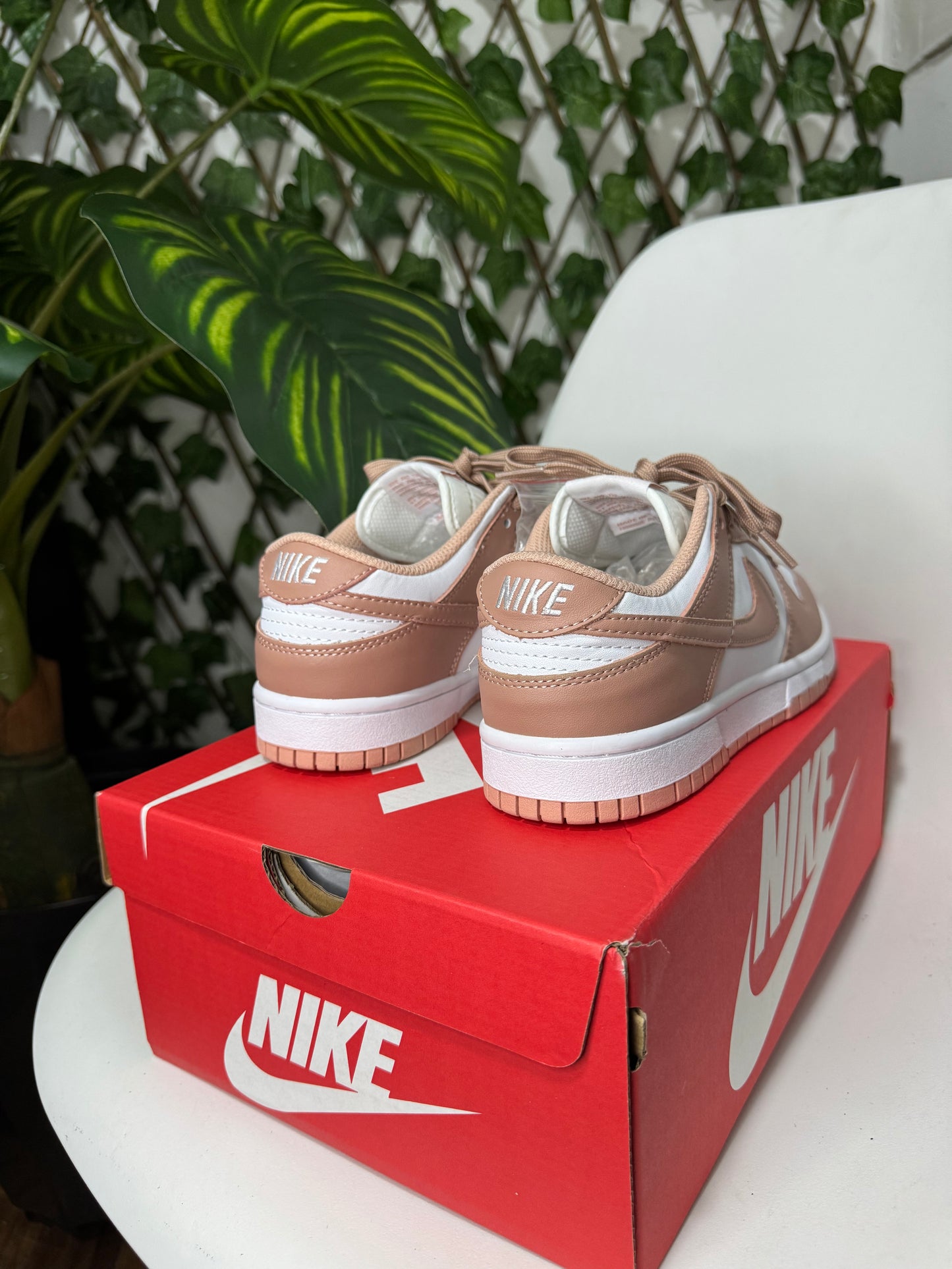 Nike SB Dunk Low “Rose Whisper”