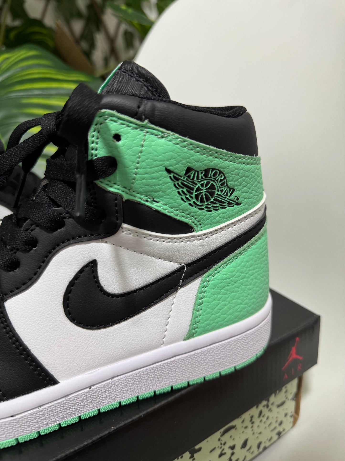 Air Jordan 1 High Green Glow