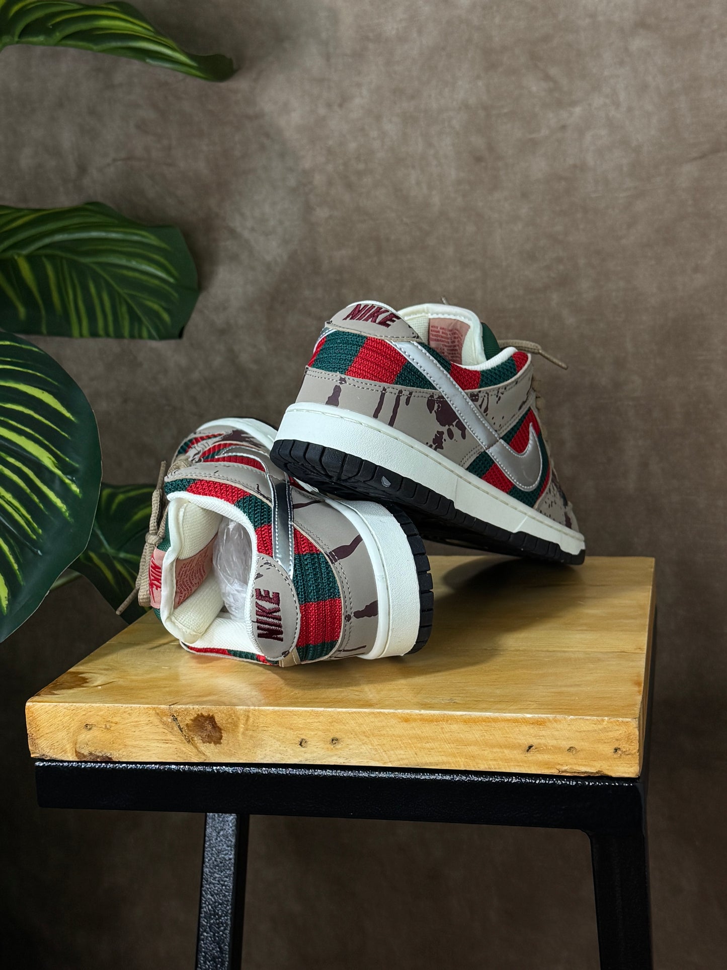 Nike SB Dunk Low “Freddy Krueger”