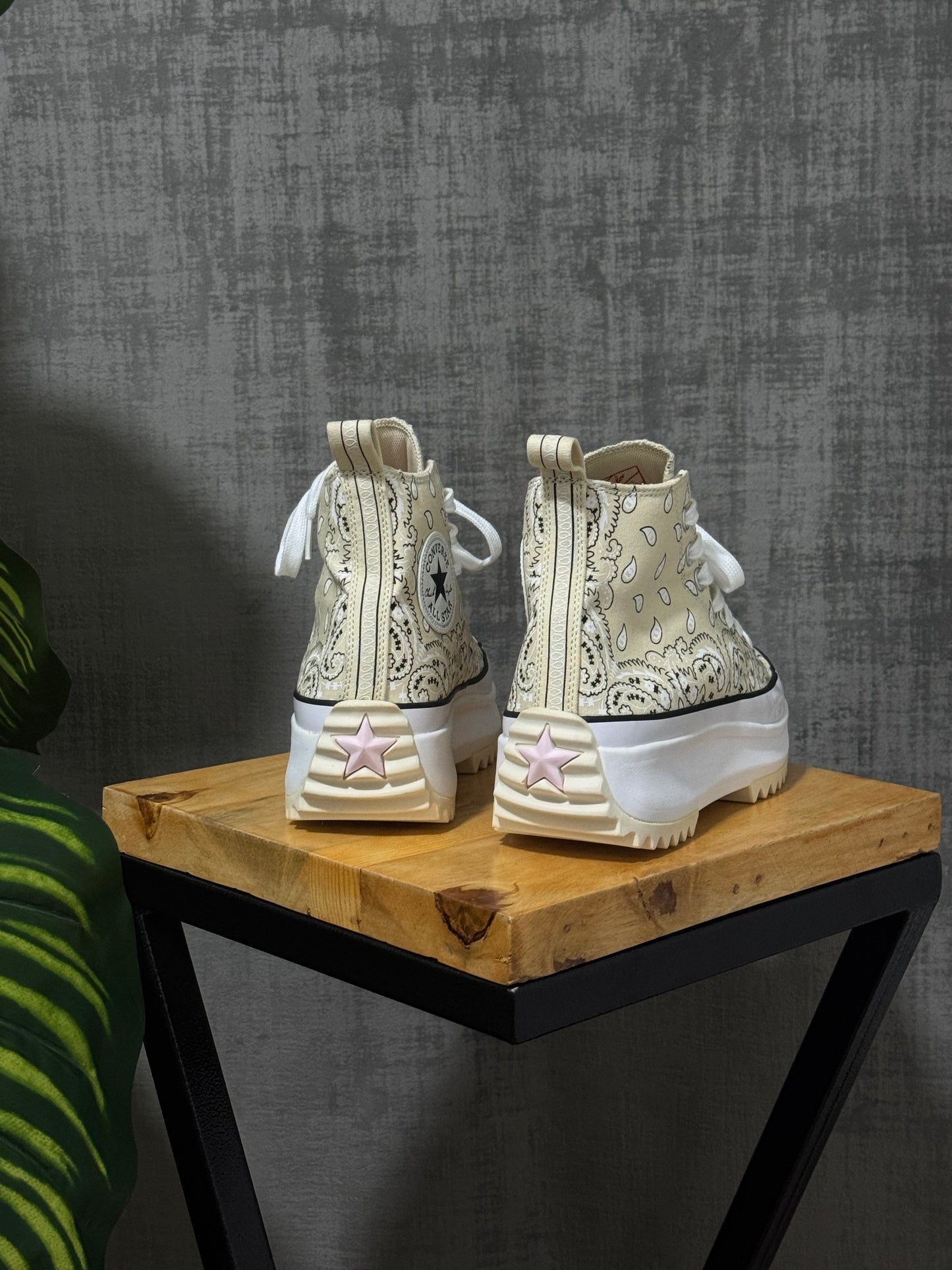 Converse Run Star “Hike Hi Paisley Beige”