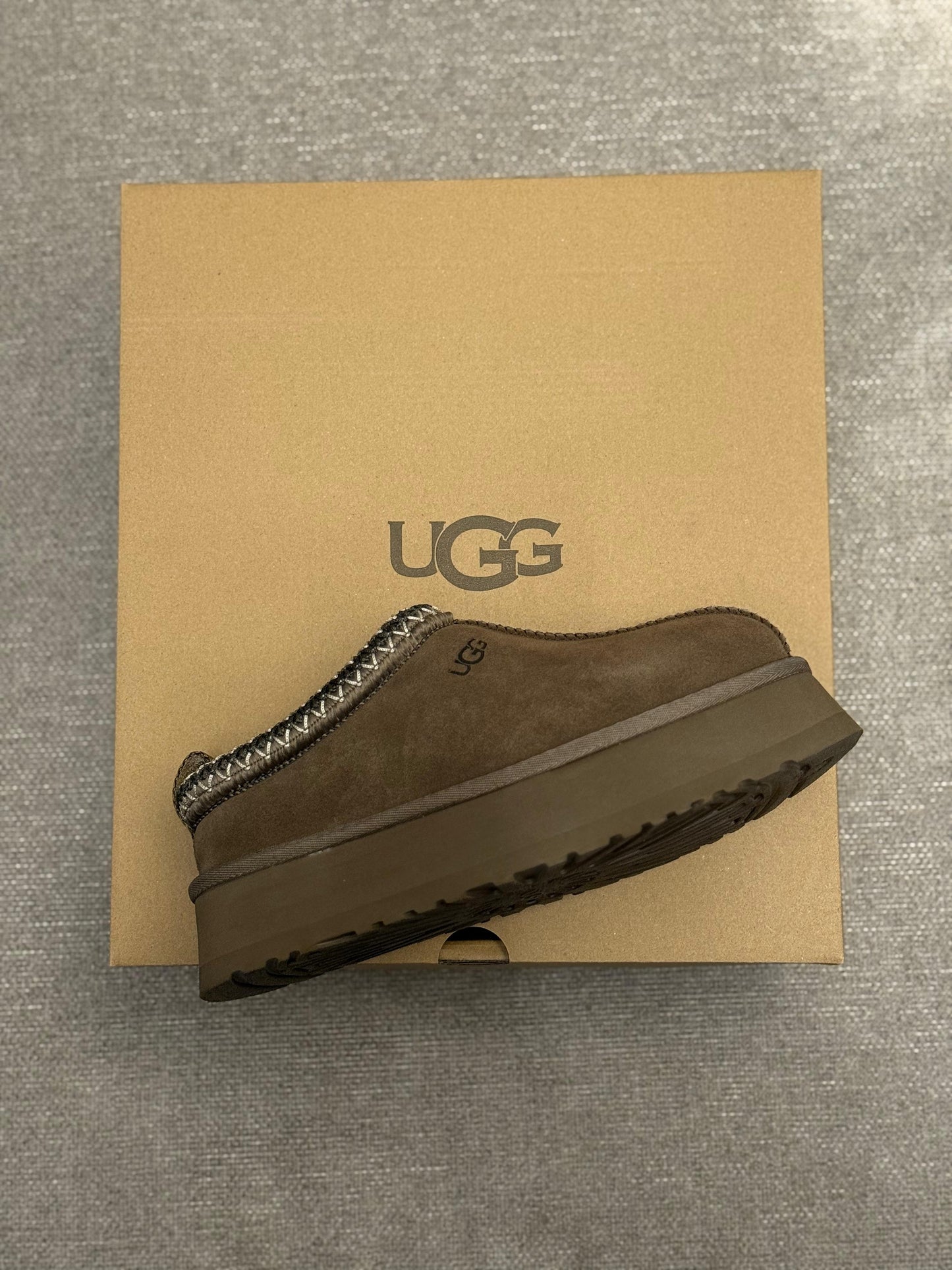 UGG