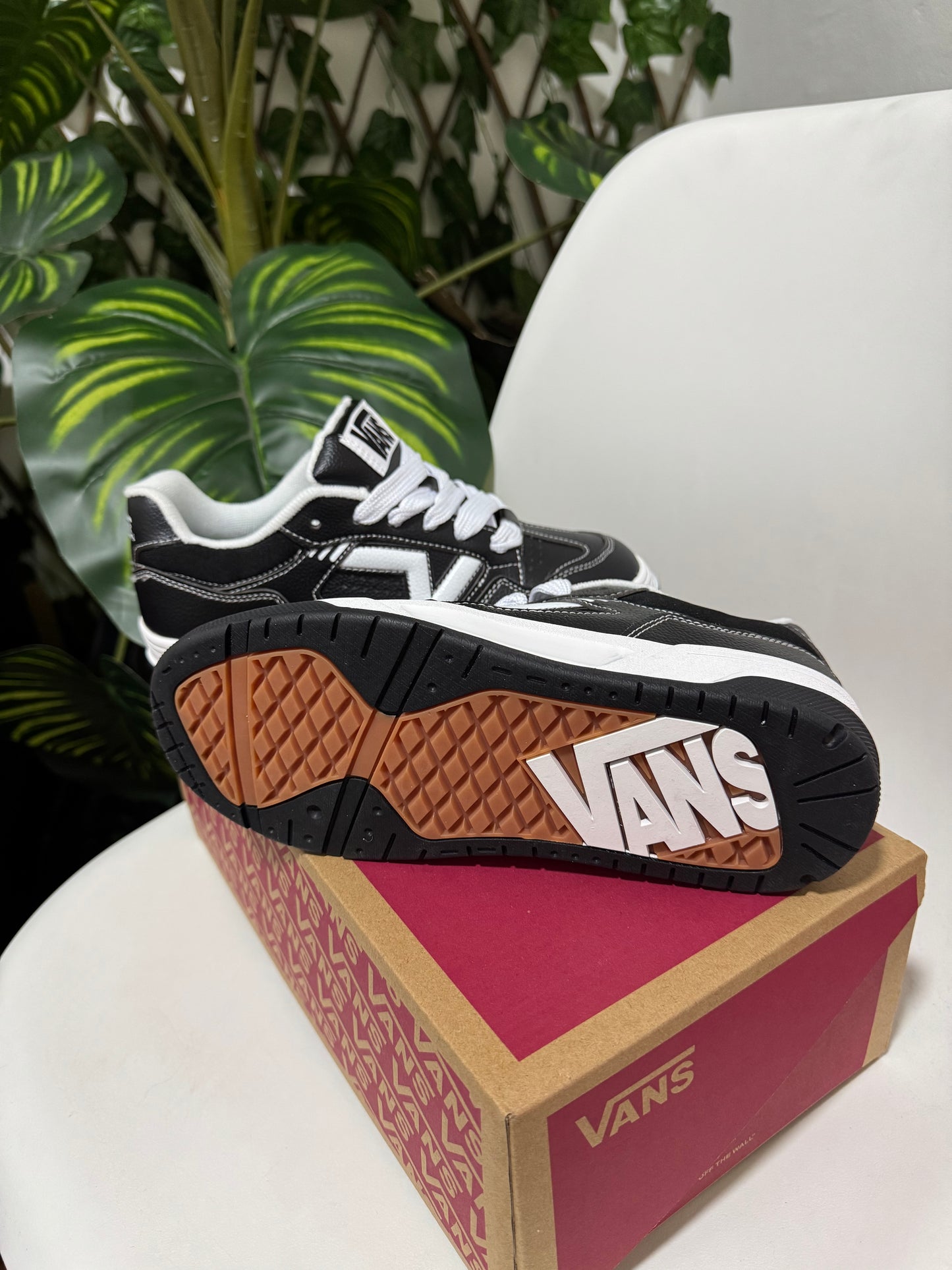 Vans Upland Blanca / Negra
