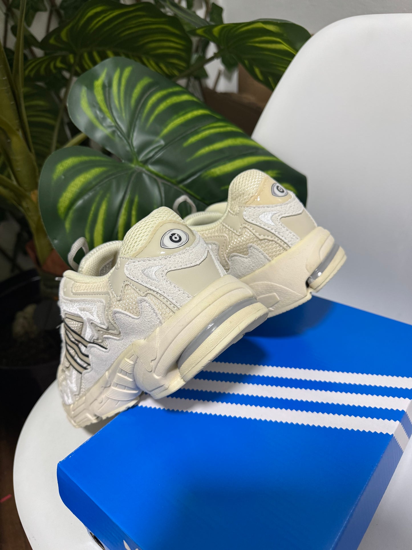 Adidas Response CL X Bad Bunny Wonder White