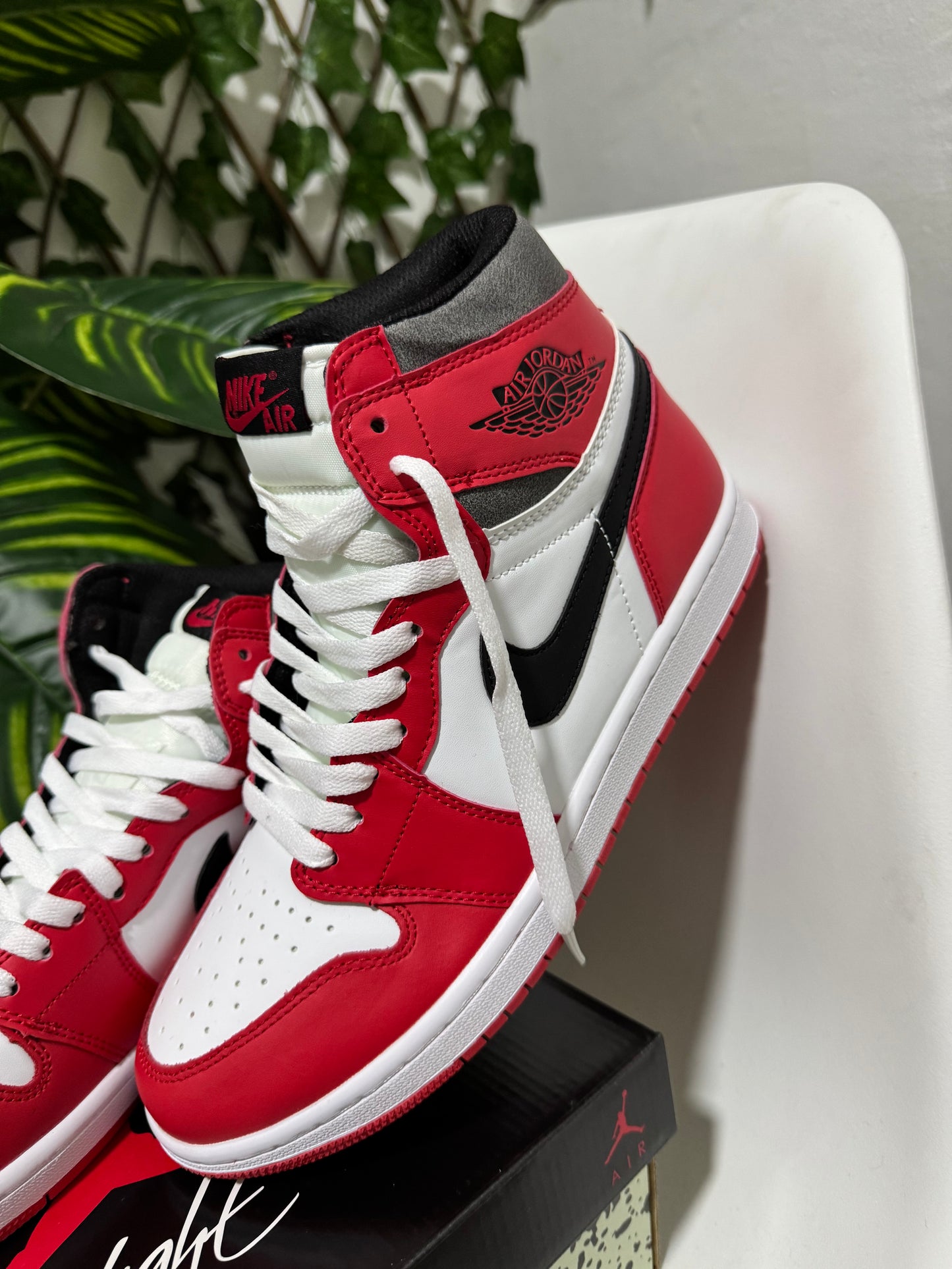 Air Jordan Retro 1 OG Chicago