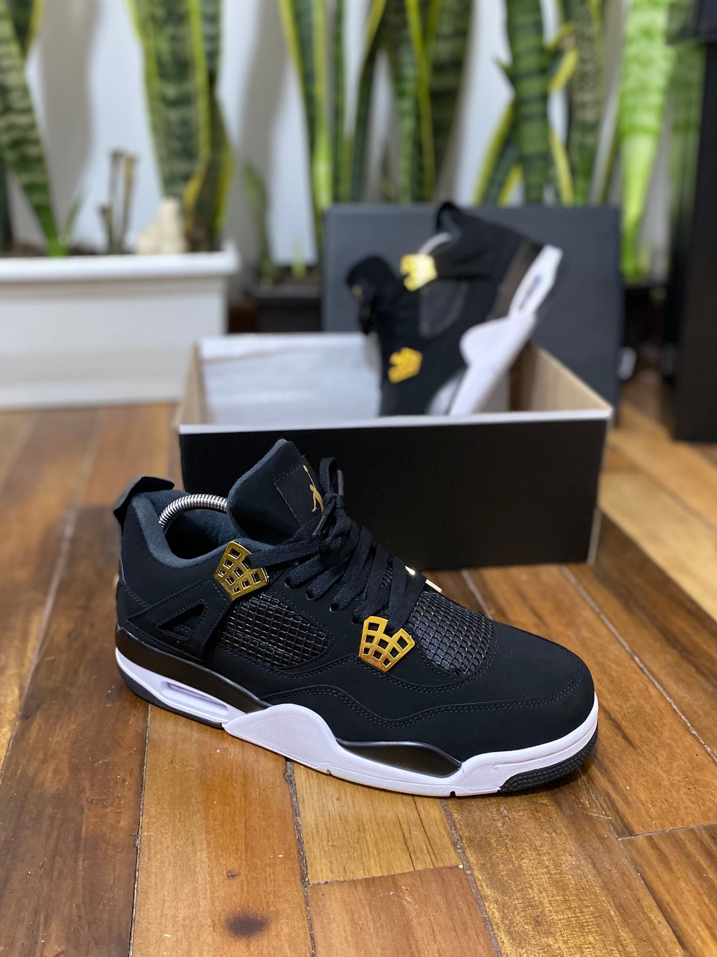 Air Jordan 4 “Royalty”