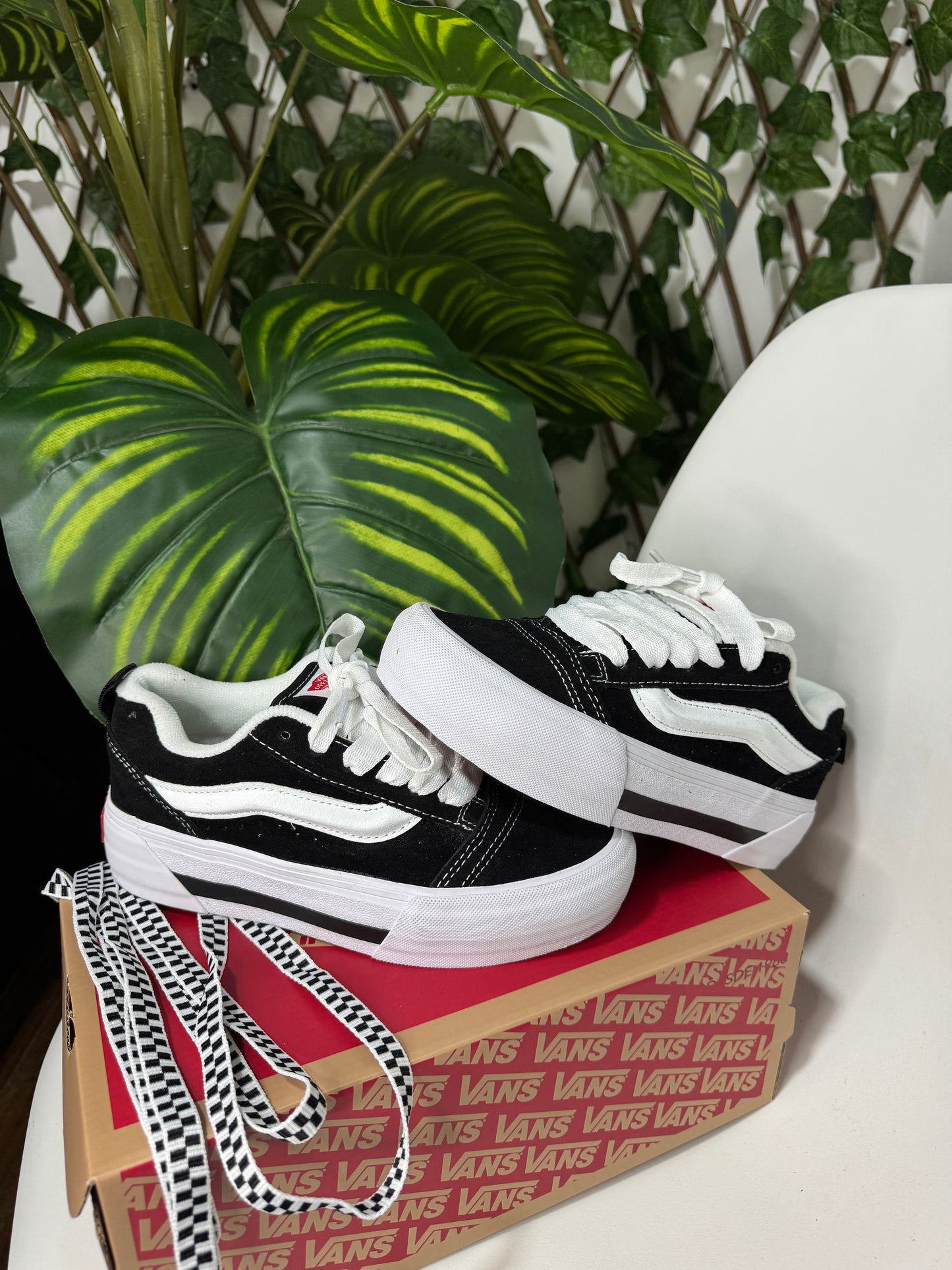 Vans Knu Stack “Black/White”