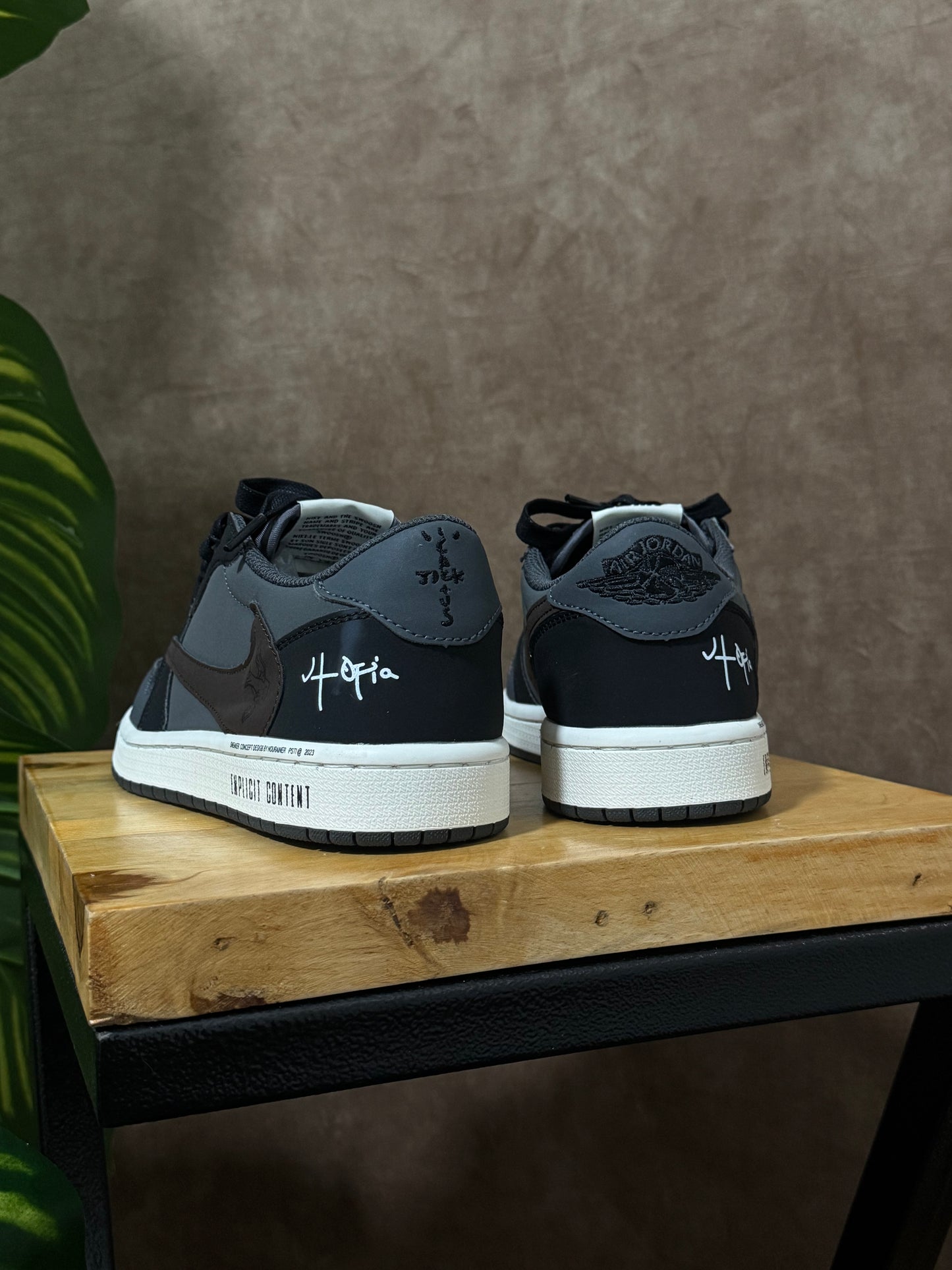 Air Jordan 1 Low x Travis Scott