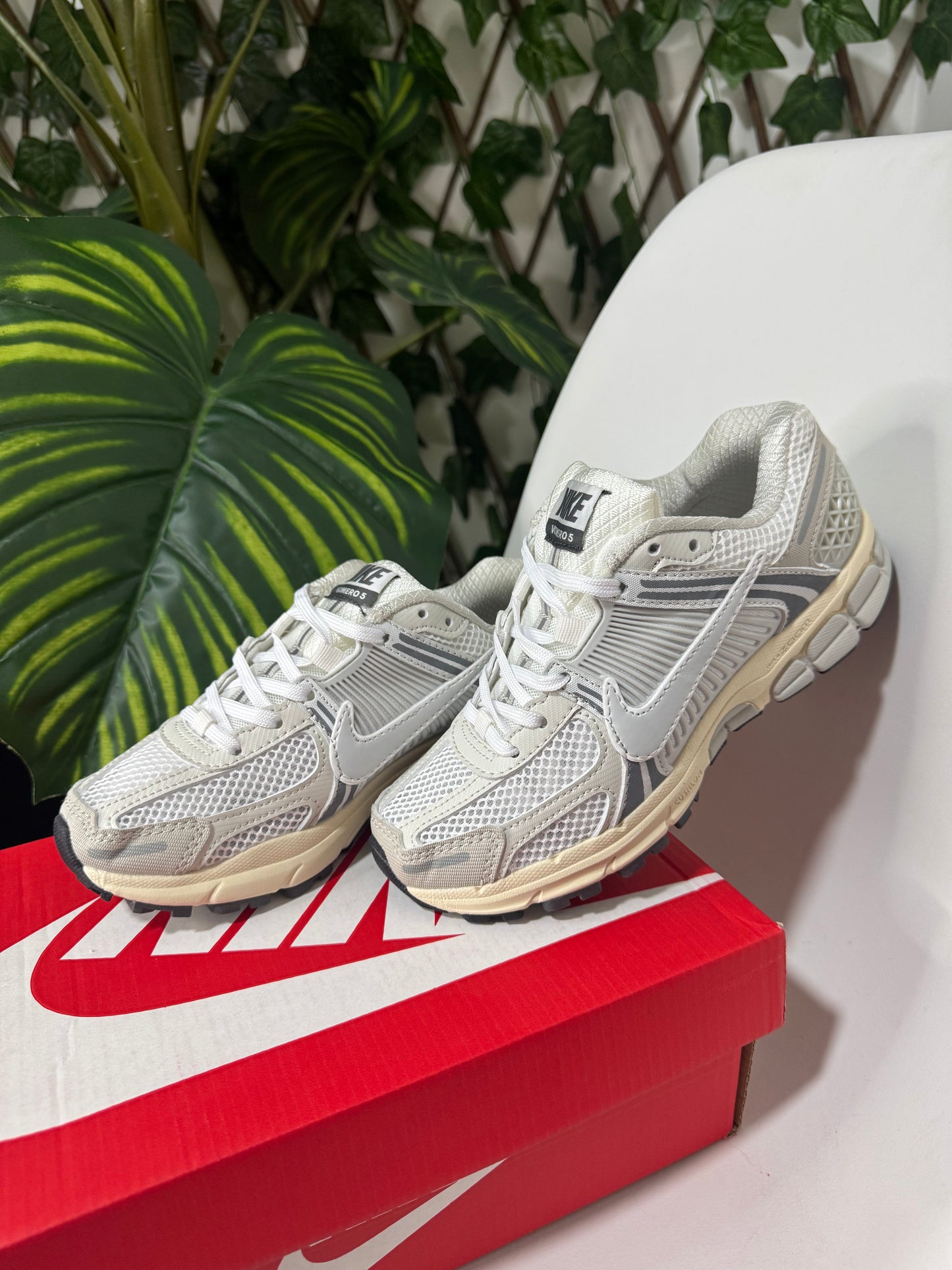 Nike Vomero 5 Platinum