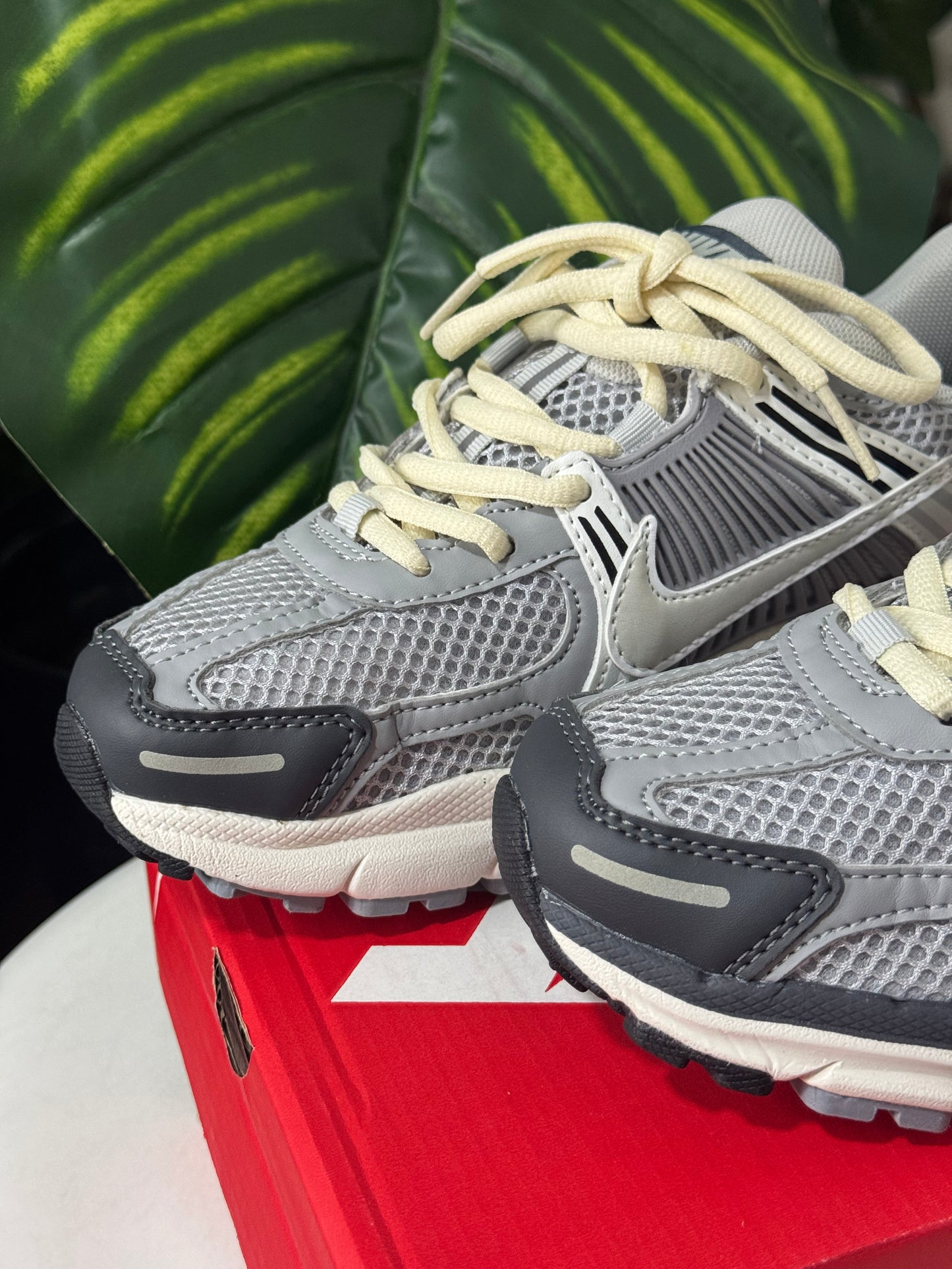 Nike Vomero 5 Gris