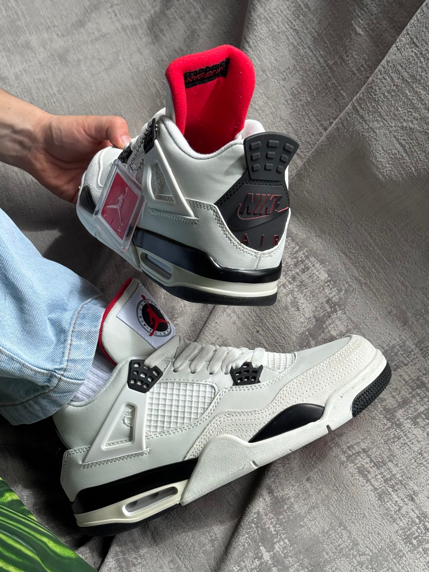 Air Jordan 4 “Flight Club”