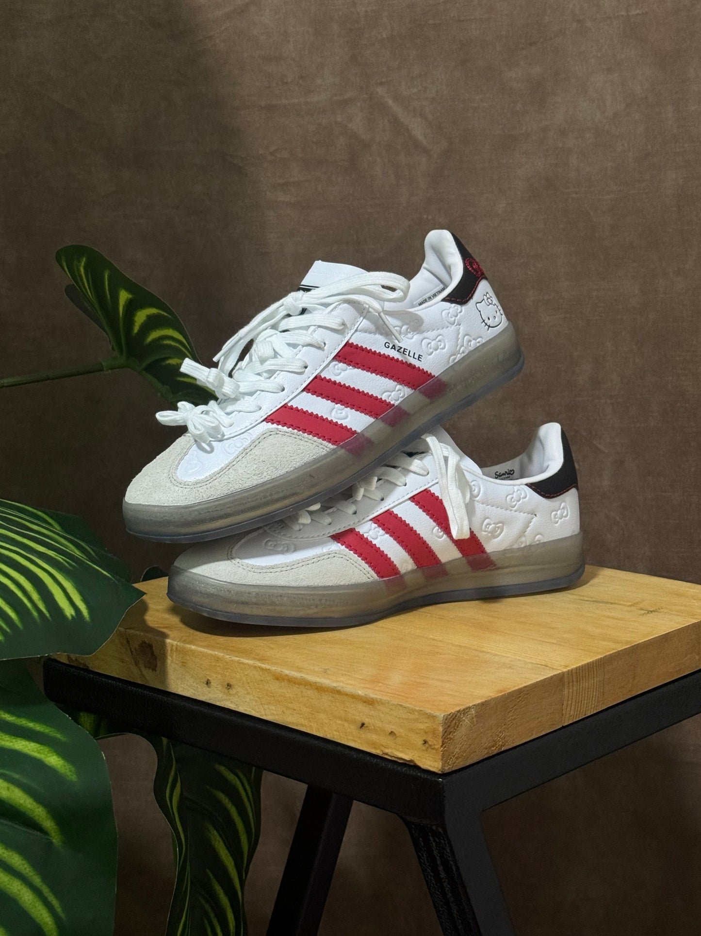 Adidas Gazelle Indoor x Hello Kitty