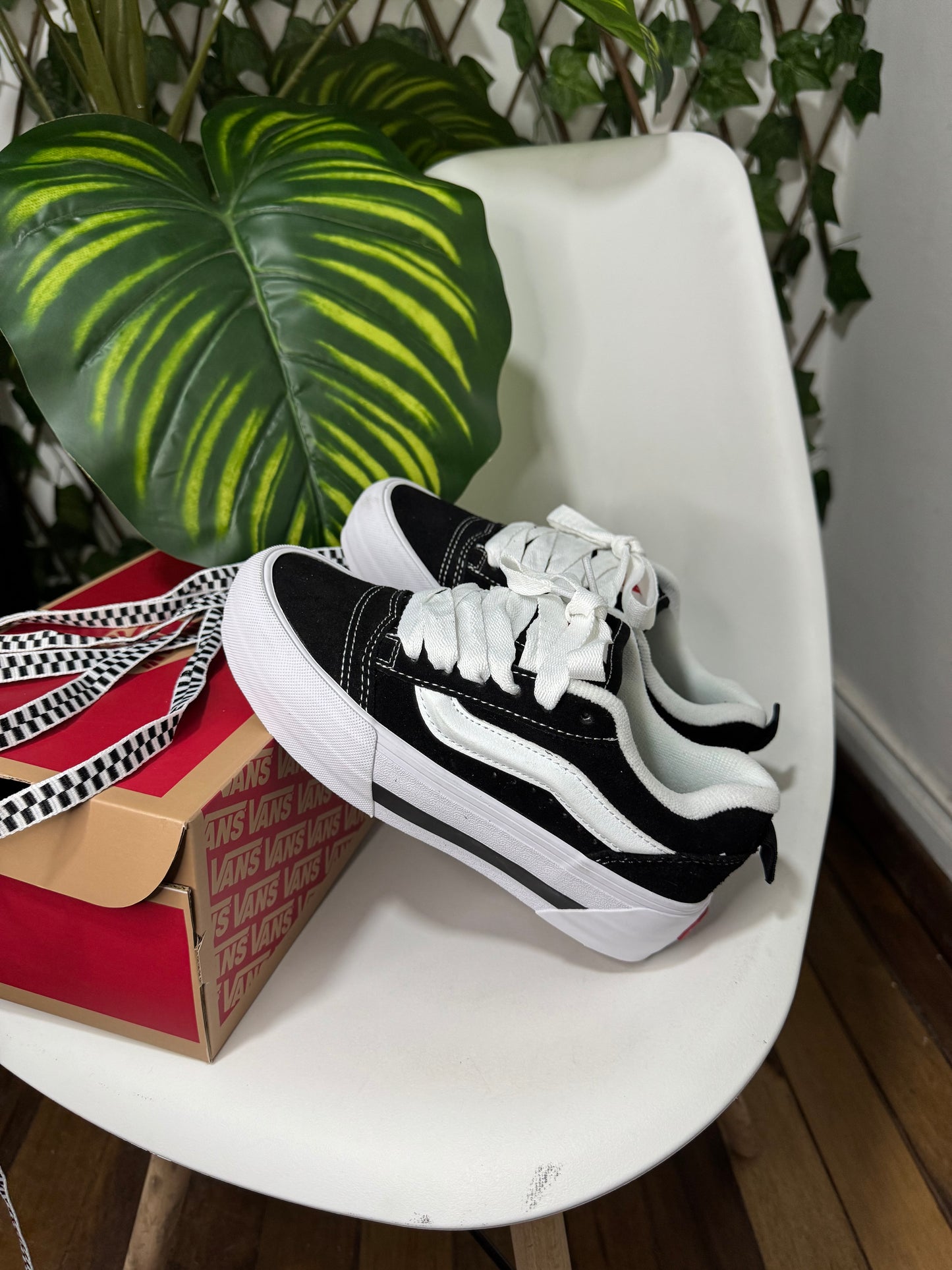 Vans Knu Stack “Black/White”
