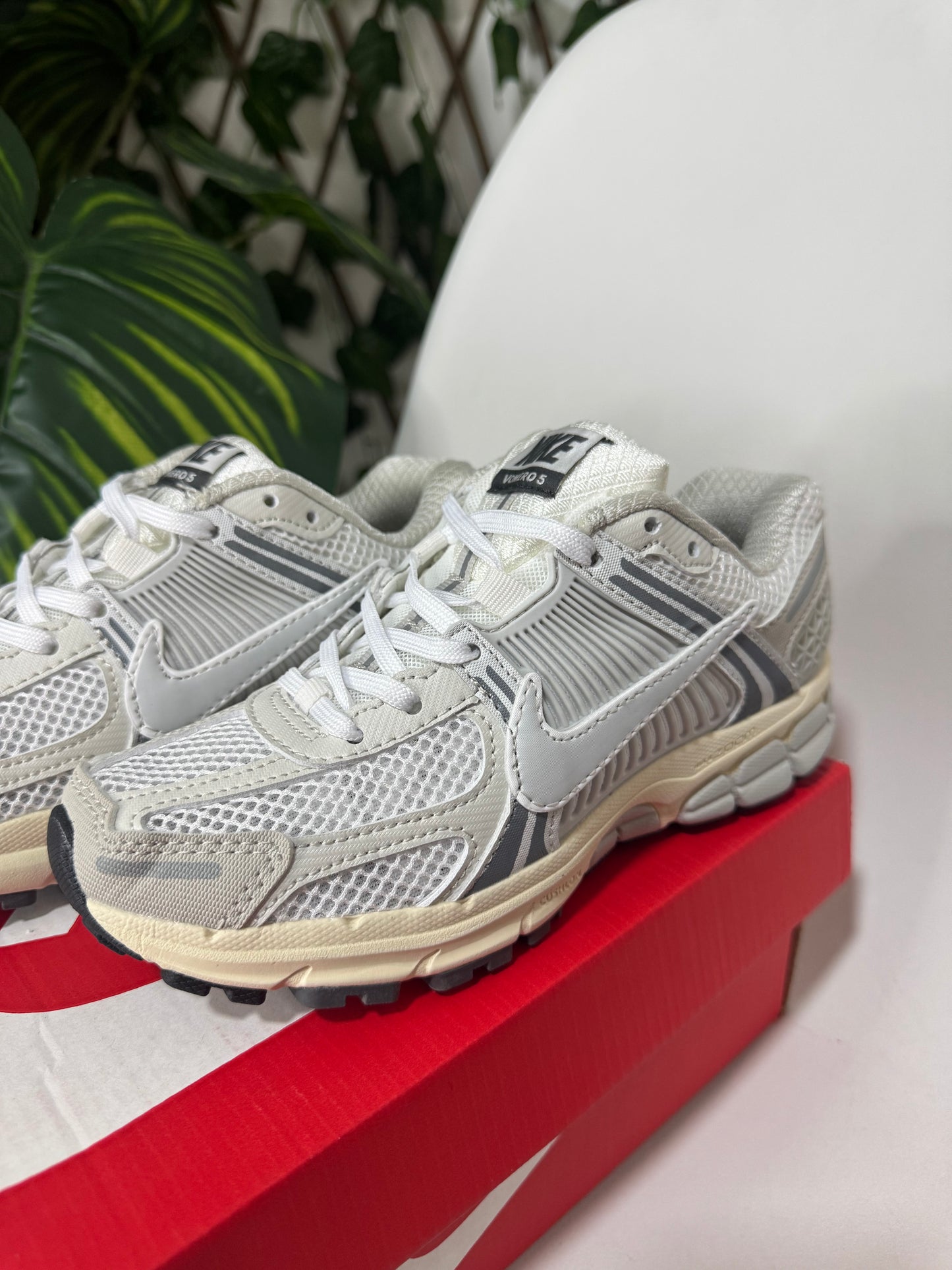 Nike Vomero 5 Platinum