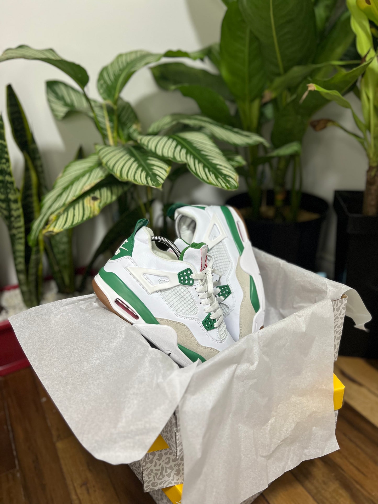Air Jordan 4 x SB “Pine Green”