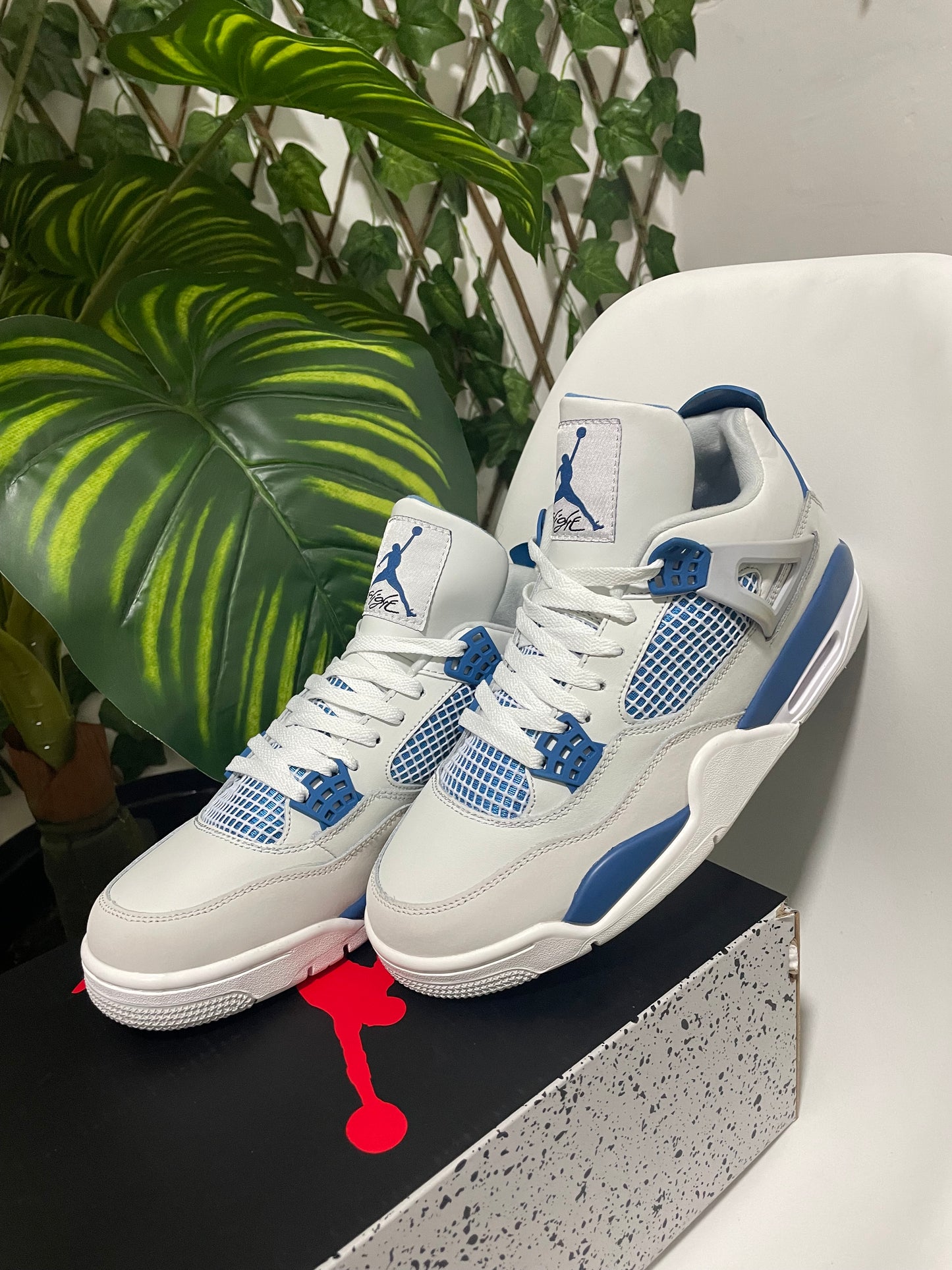 Air Jordan Retro 4 “Military Blue”