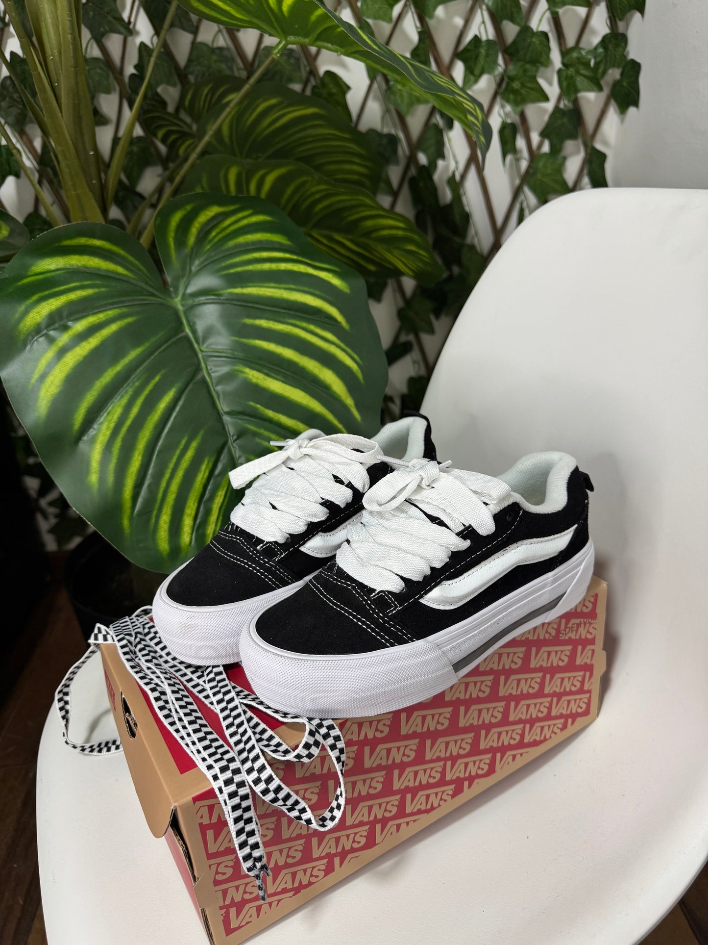 Vans Knu Stack “Black/White”